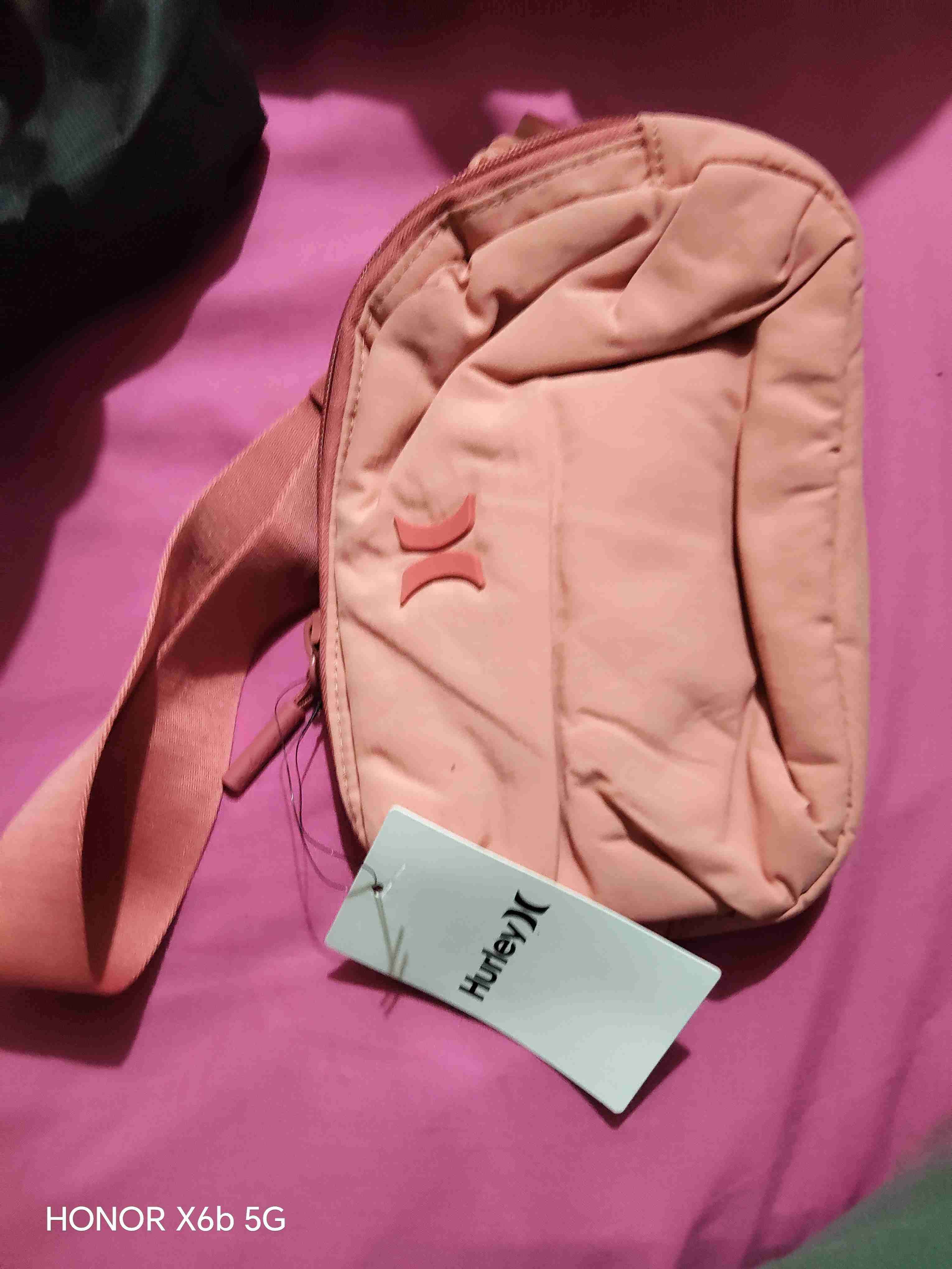 Riñonera rosada con etiqueta - miniatura 3