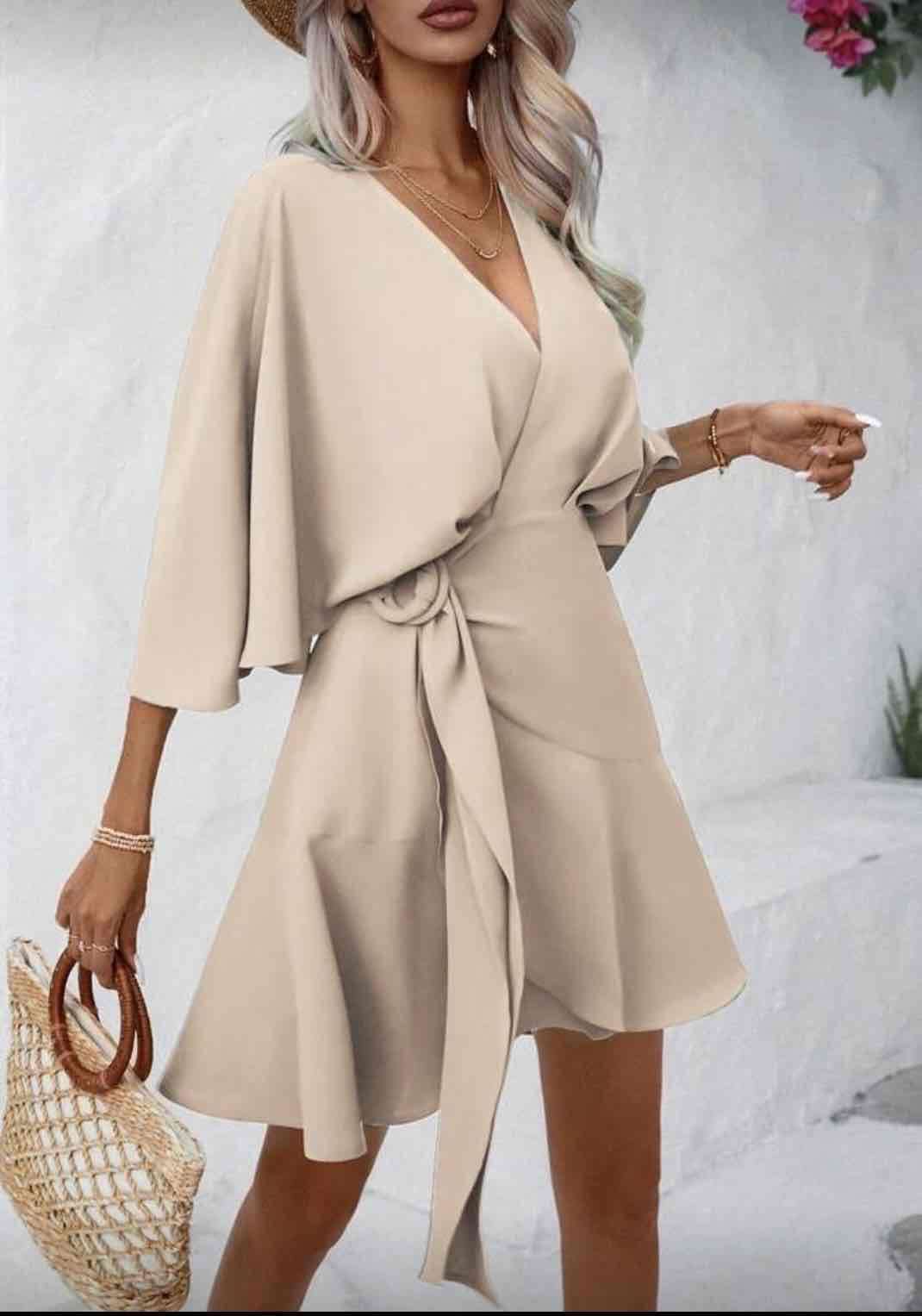 Vestido beige elegante
