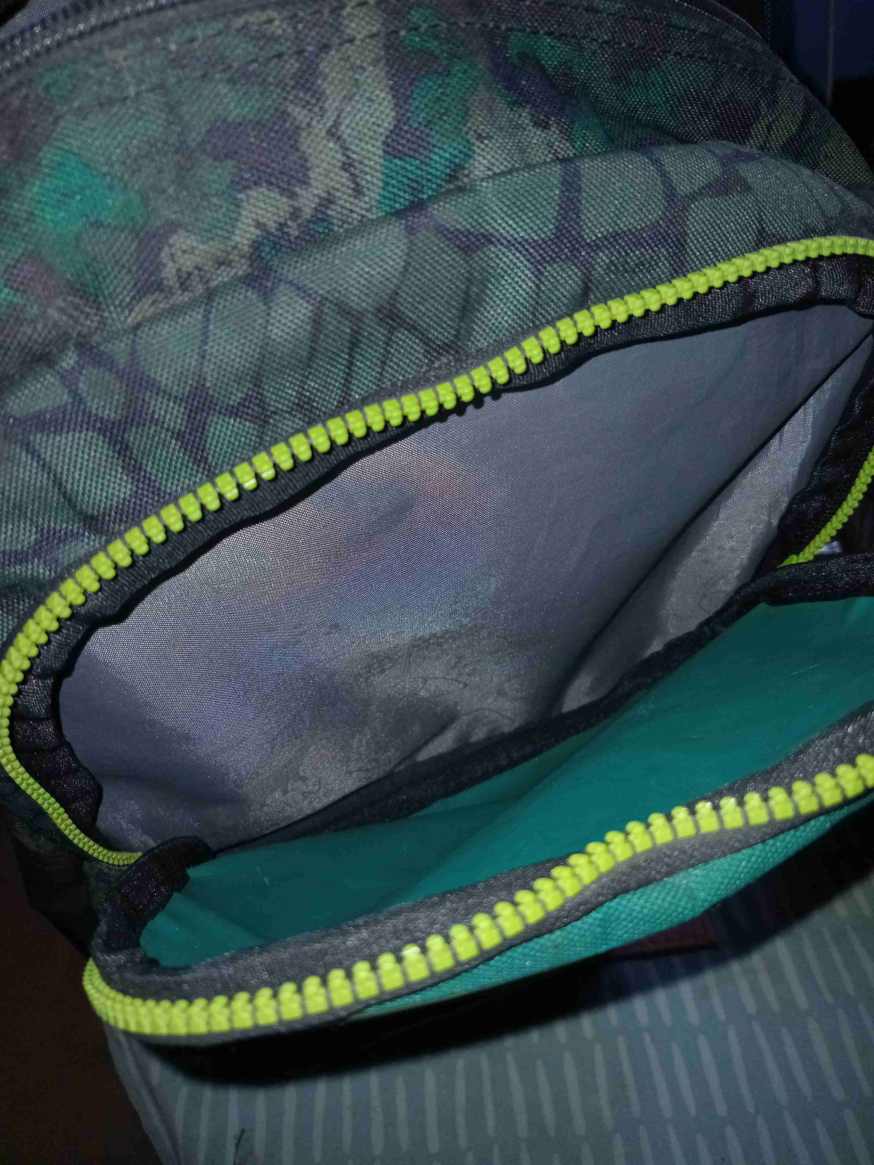 Mochila infantil T-Rex verde - miniatura 3