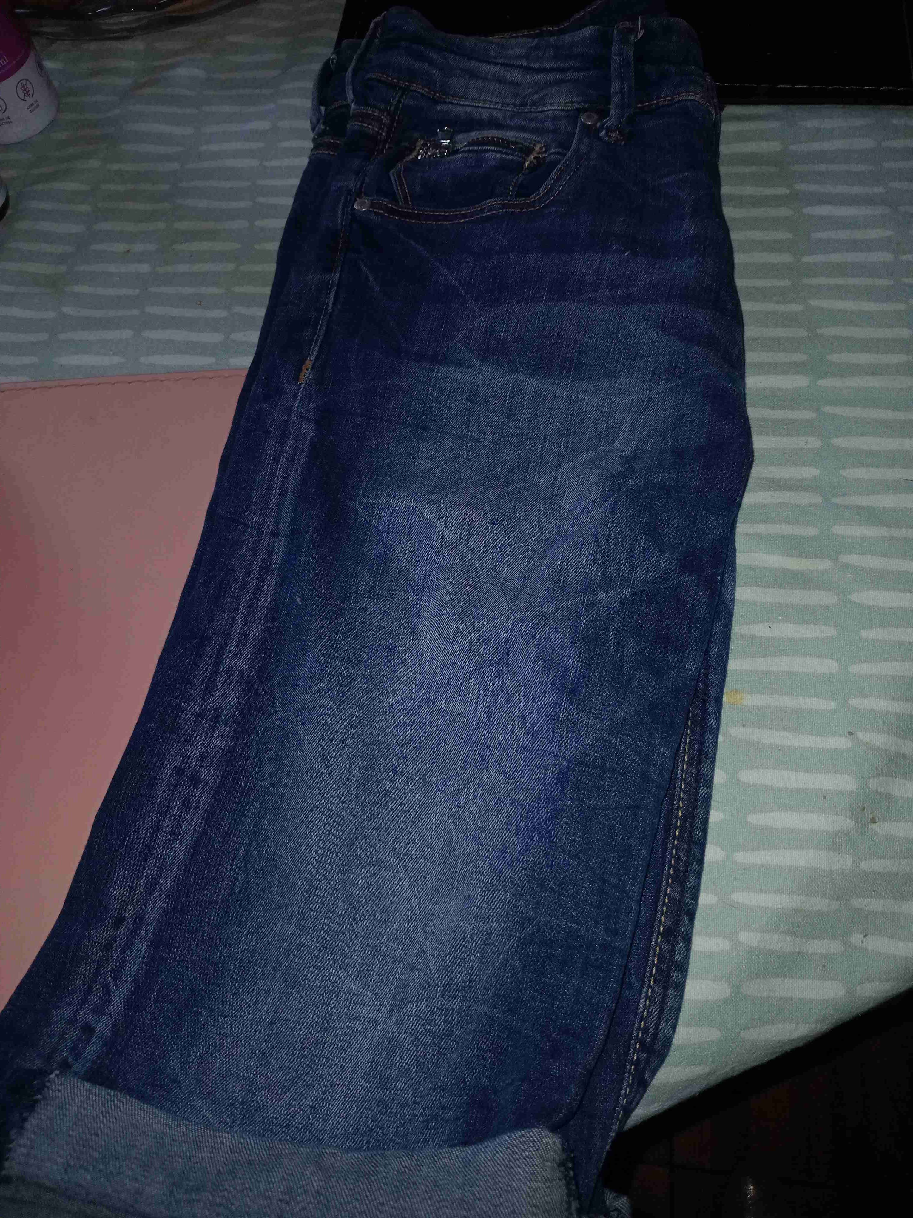 Jeans azul oscuro doblados - miniatura 3