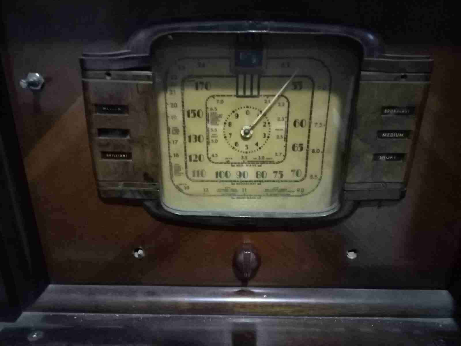 Radio tocadiscos vintage - miniatura 5