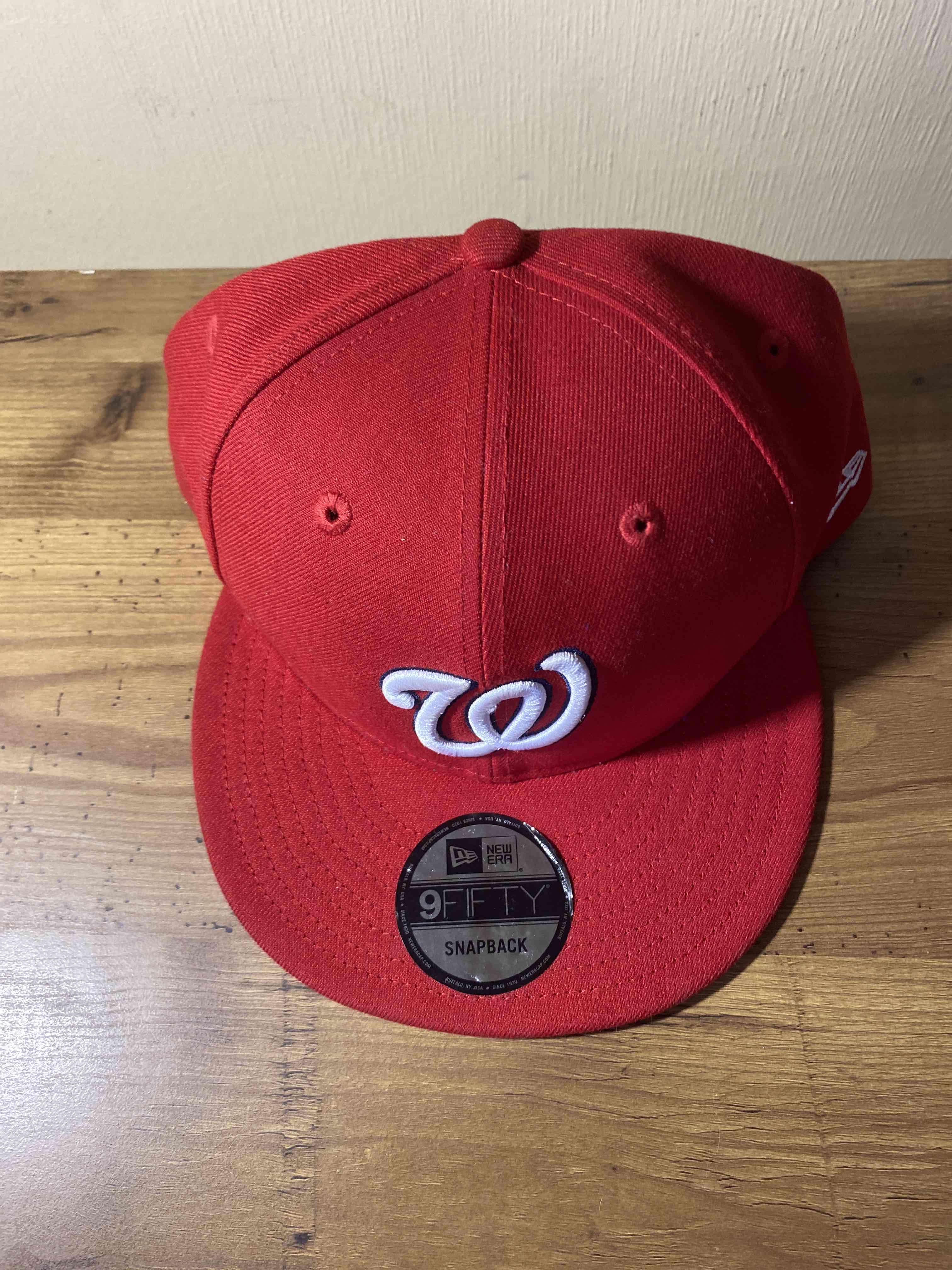 Gorra roja  new era - miniatura 2