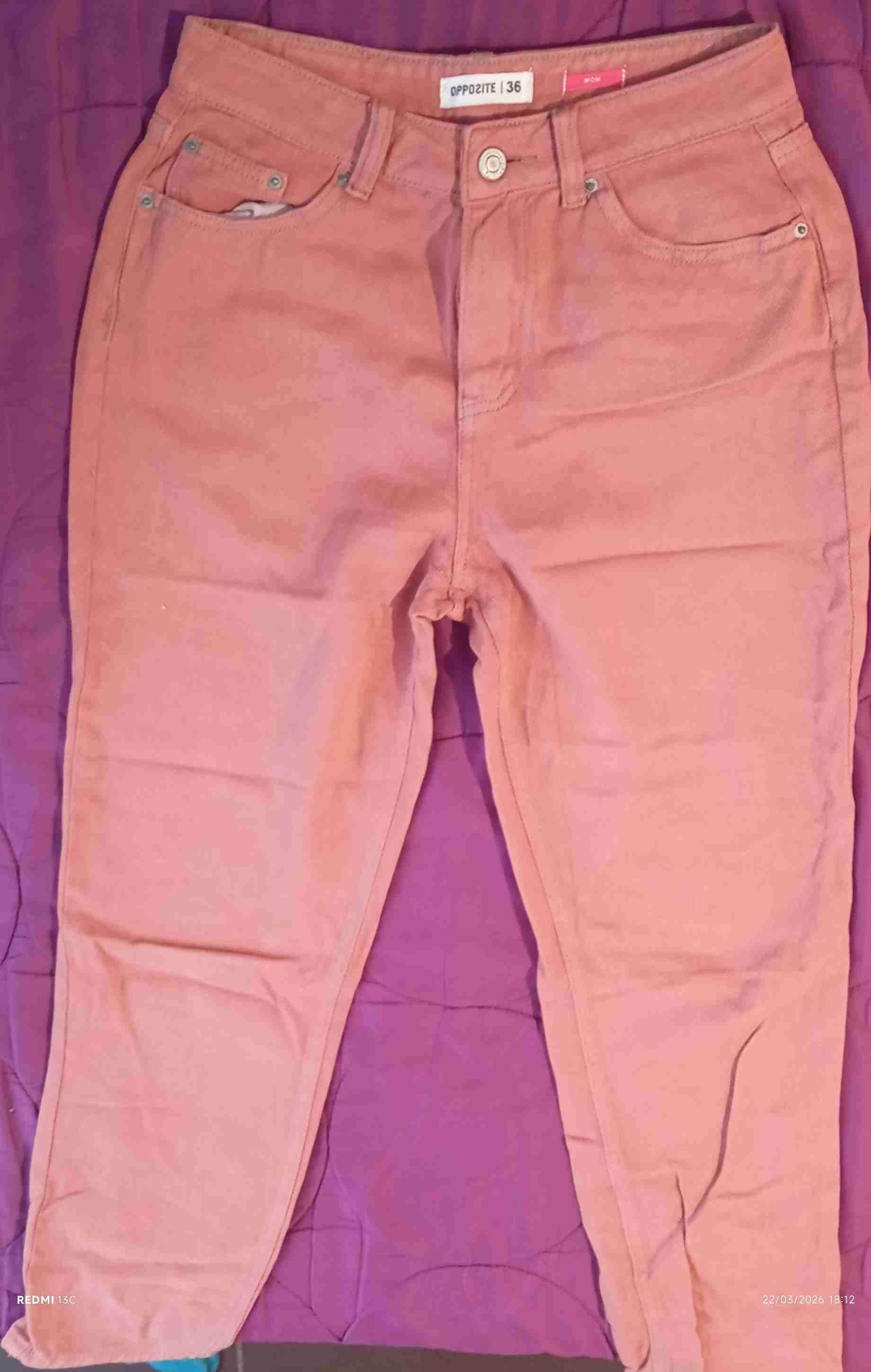 Pantalón rojo Opposite talla 36