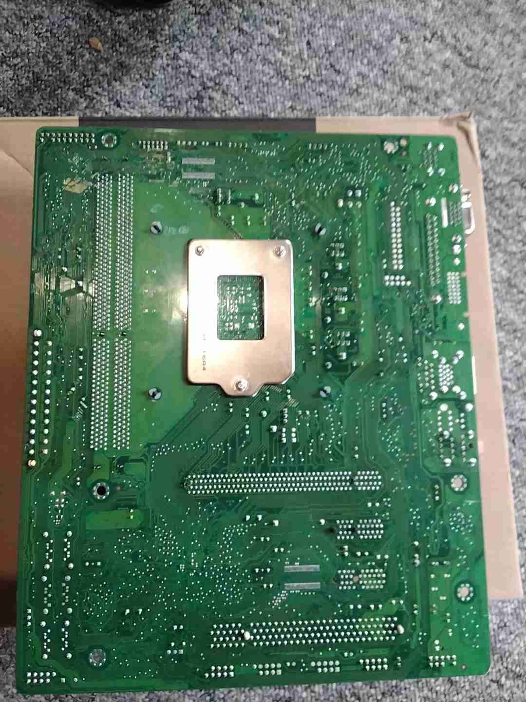 Placa madre Intel con ventilador 4gb ram y core i3 - miniatura 2