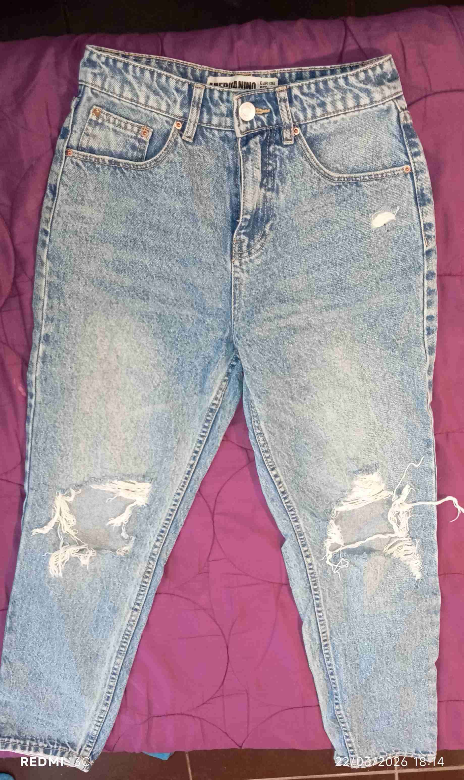 Jeans desgastados celestes