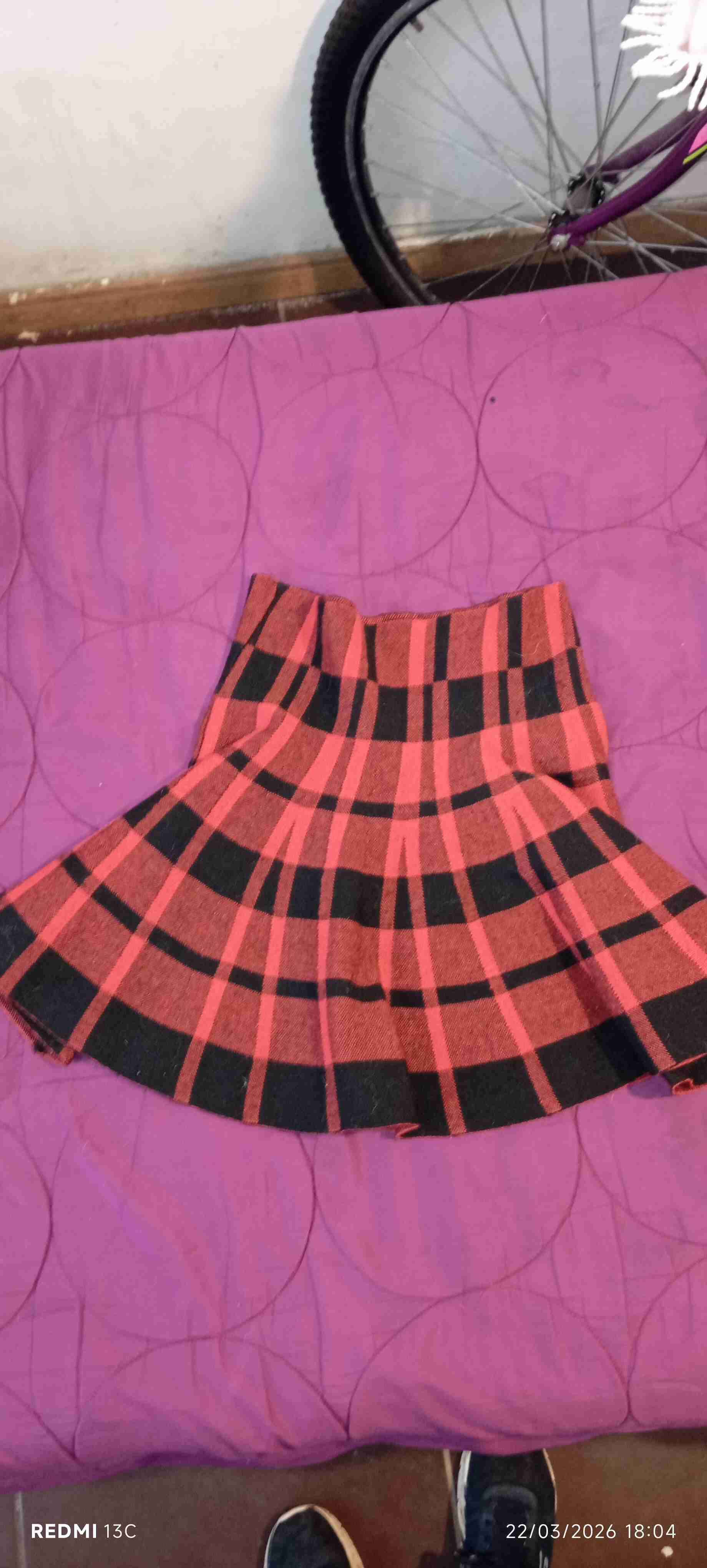 Falda roja a cuadros - miniatura 2