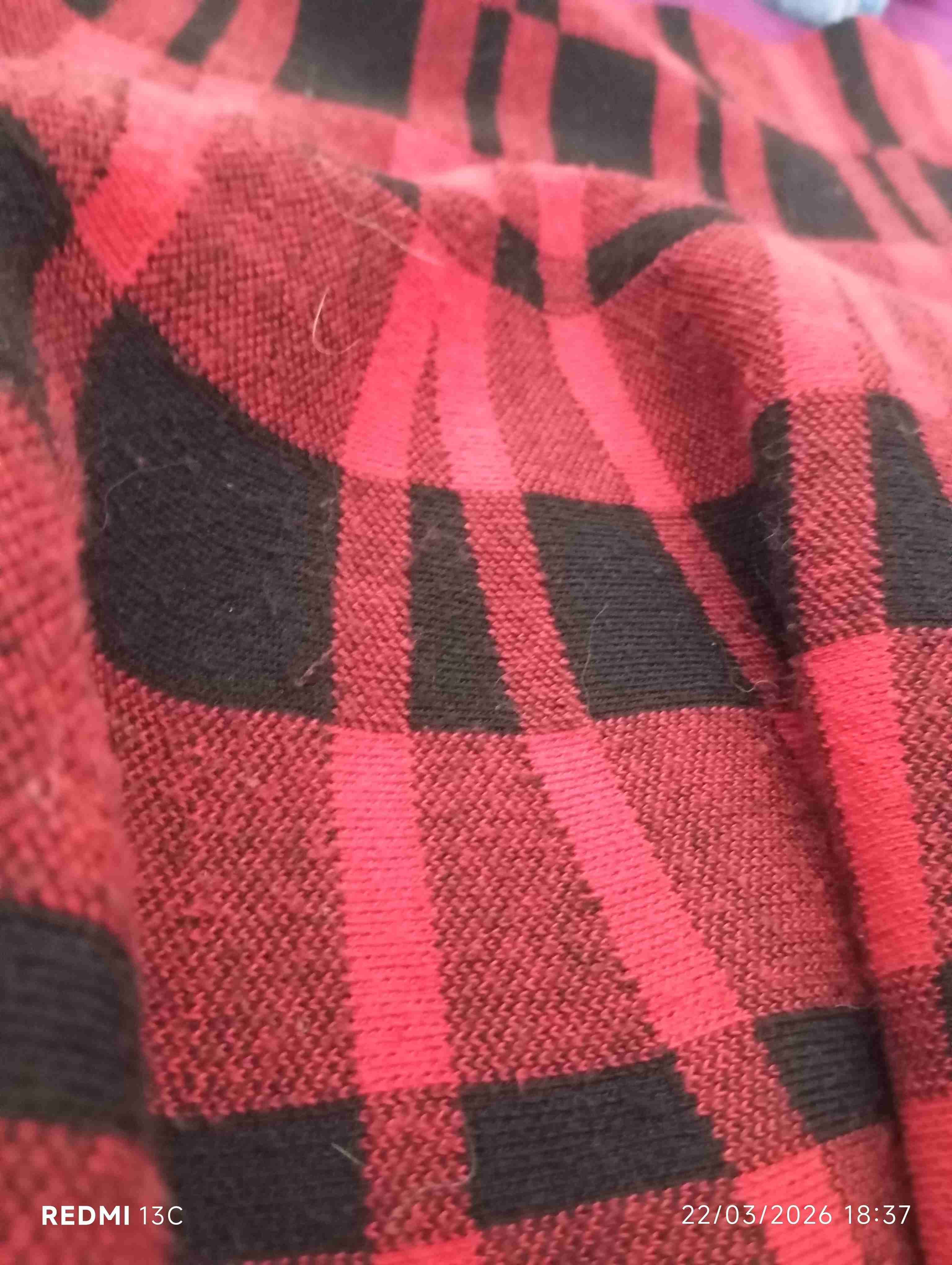 Falda roja a cuadros - miniatura 3