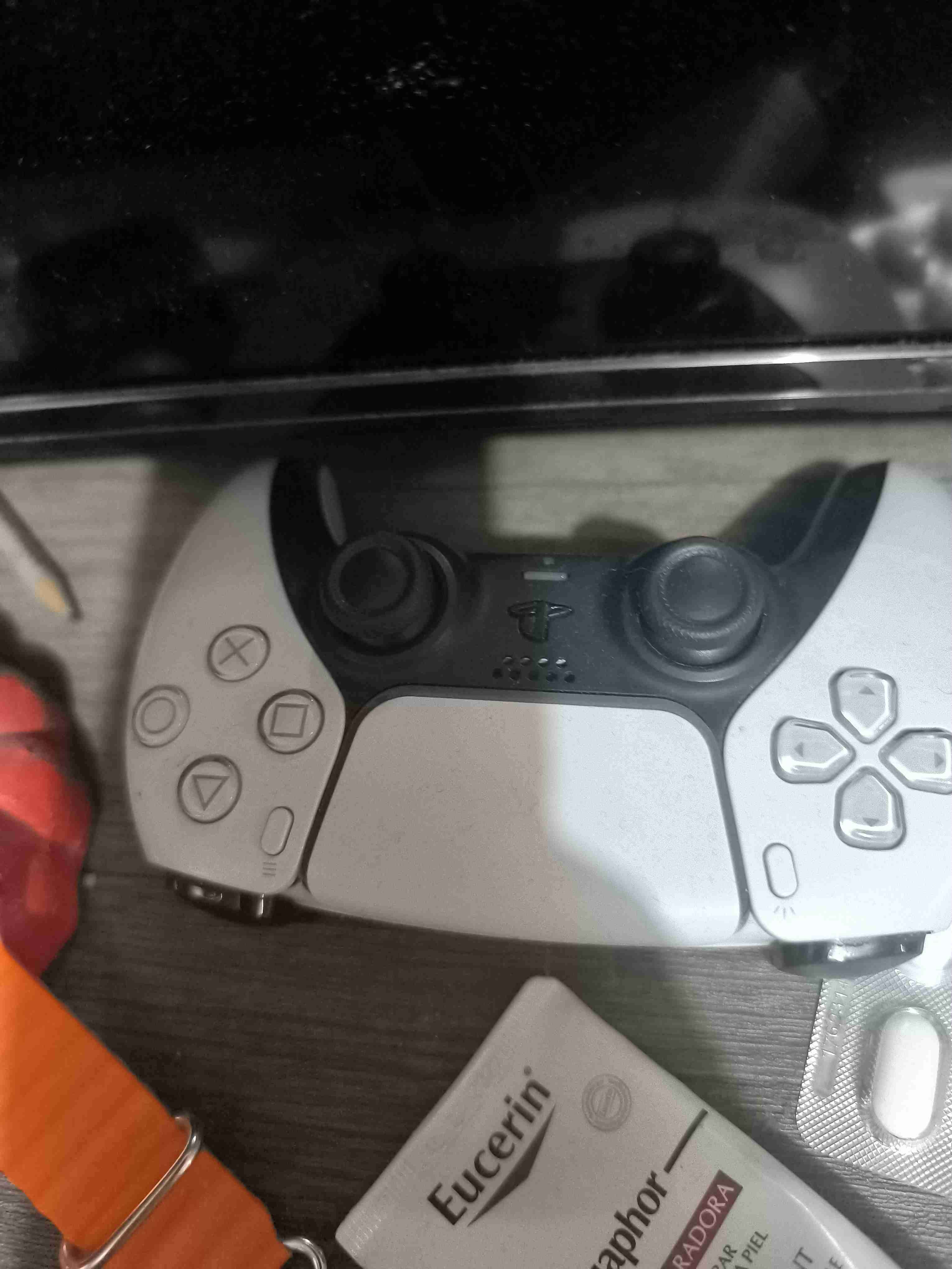 Consola de videojuegos moderna - miniatura 2