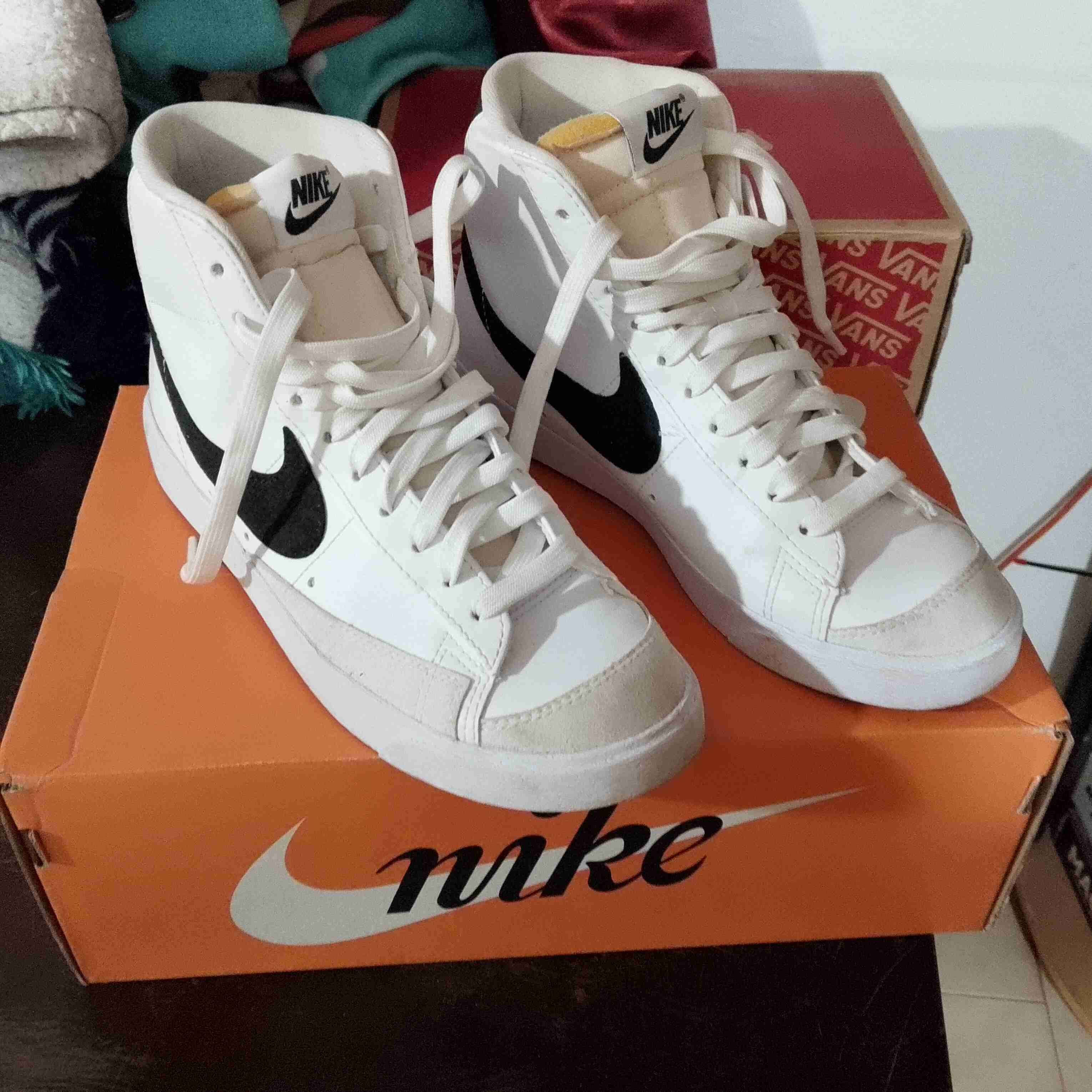 Zapatillas Nike Blazer Mid blancas - miniatura 2