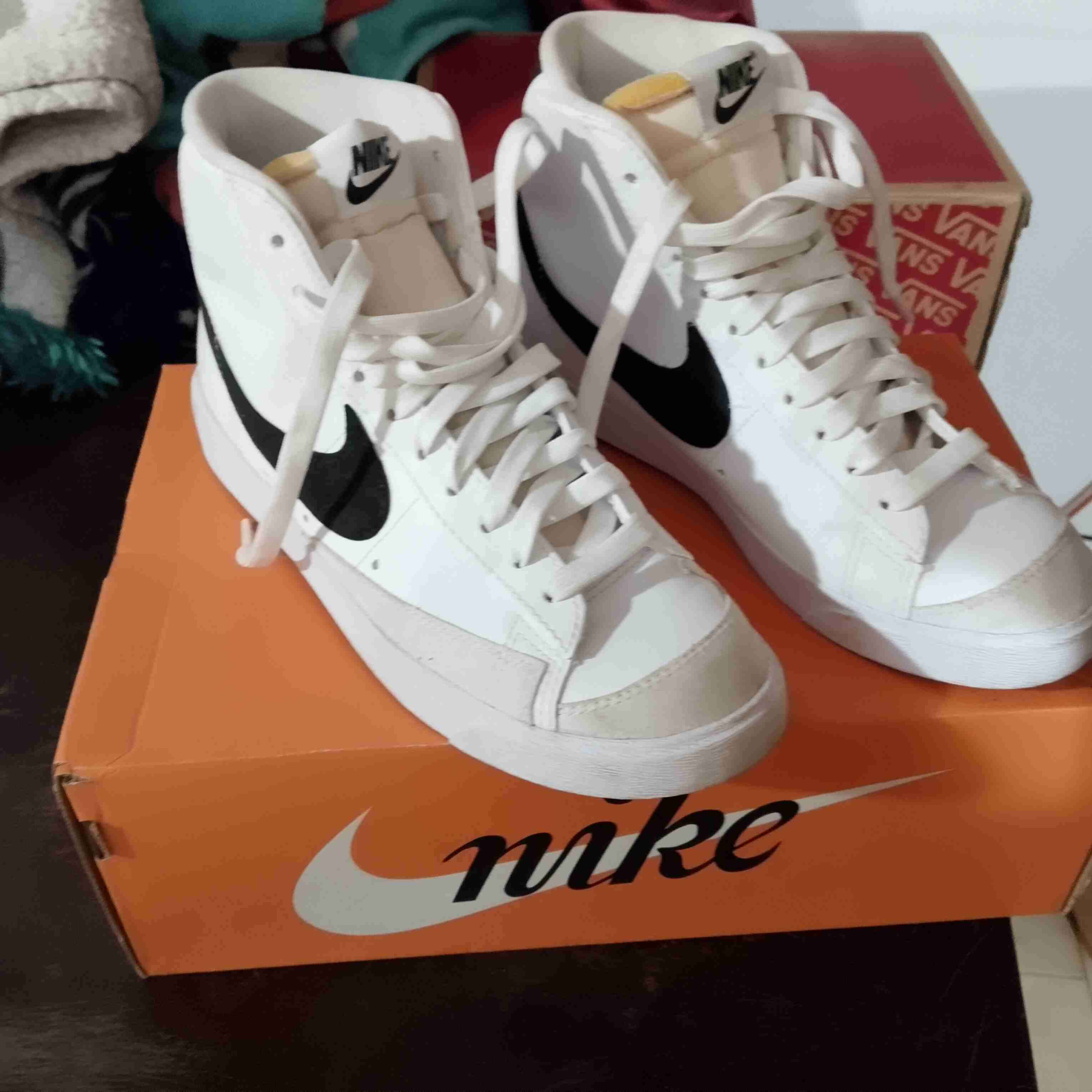 Zapatillas Nike Blazer Mid blancas - miniatura 3