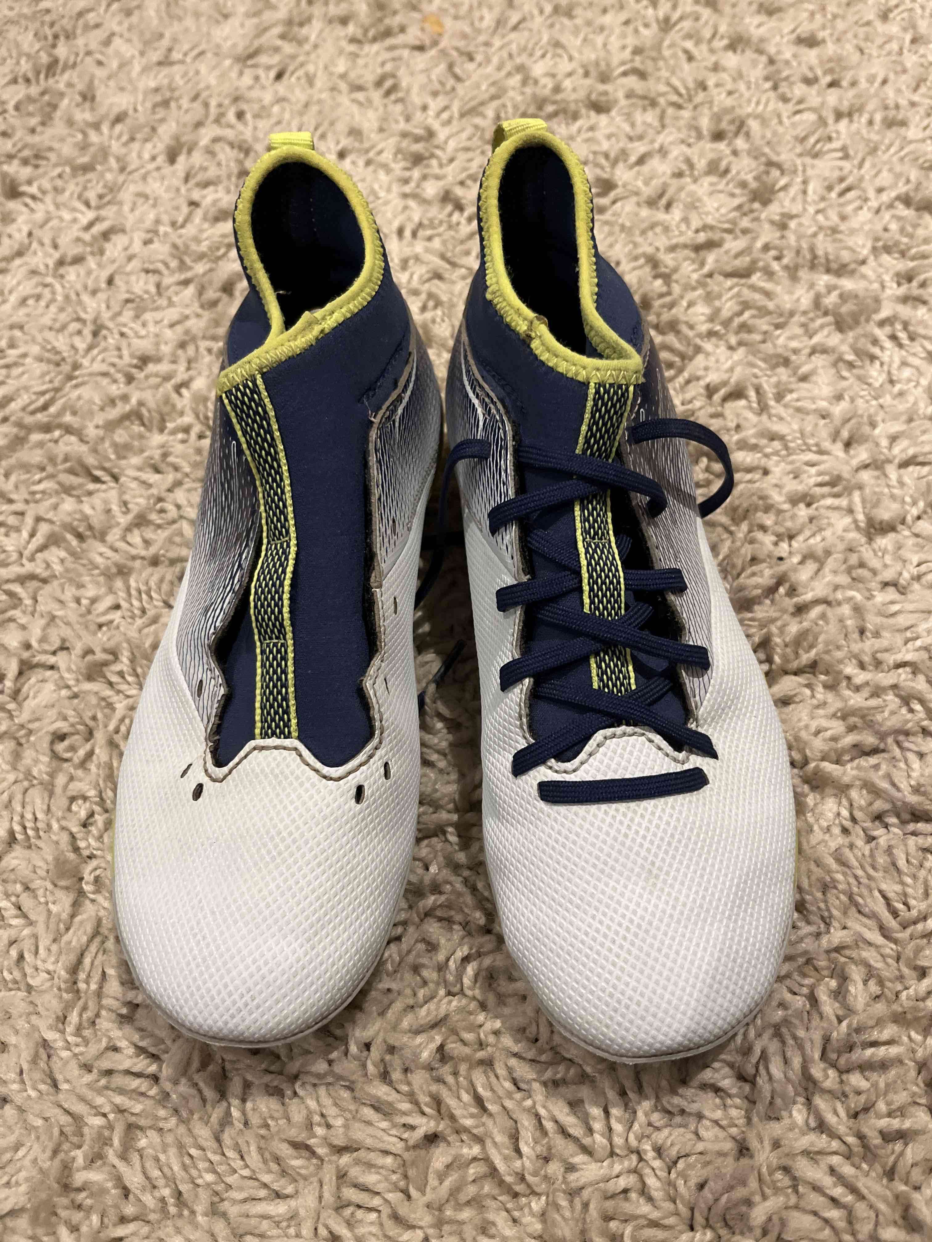 Zapatillas deportivas blancas y azules - miniatura 2