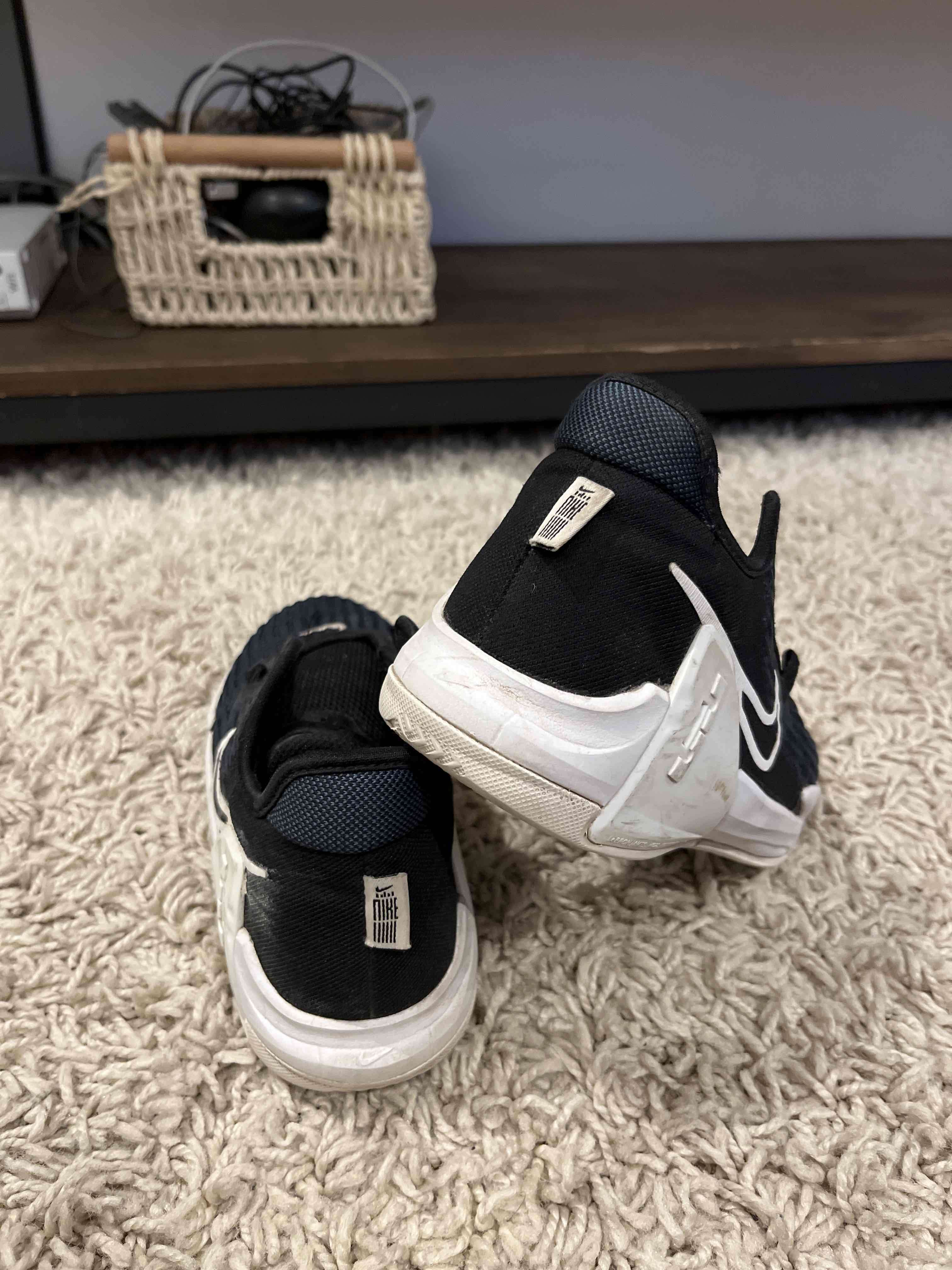 (TALLA 33,5!!)Zapatillas negras Nike deportivas - miniatura 4