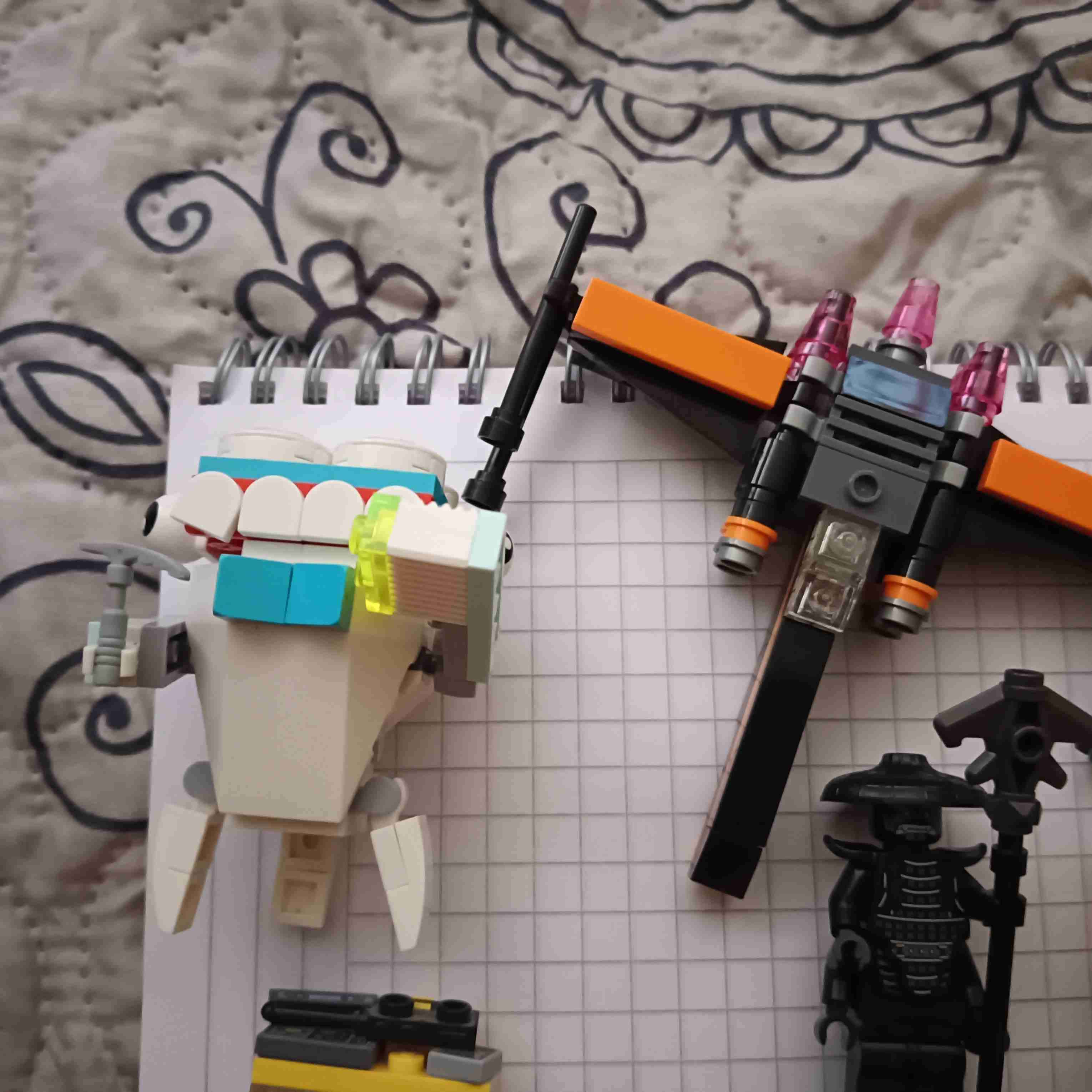 Set de figuras Lego variadas - miniatura 2