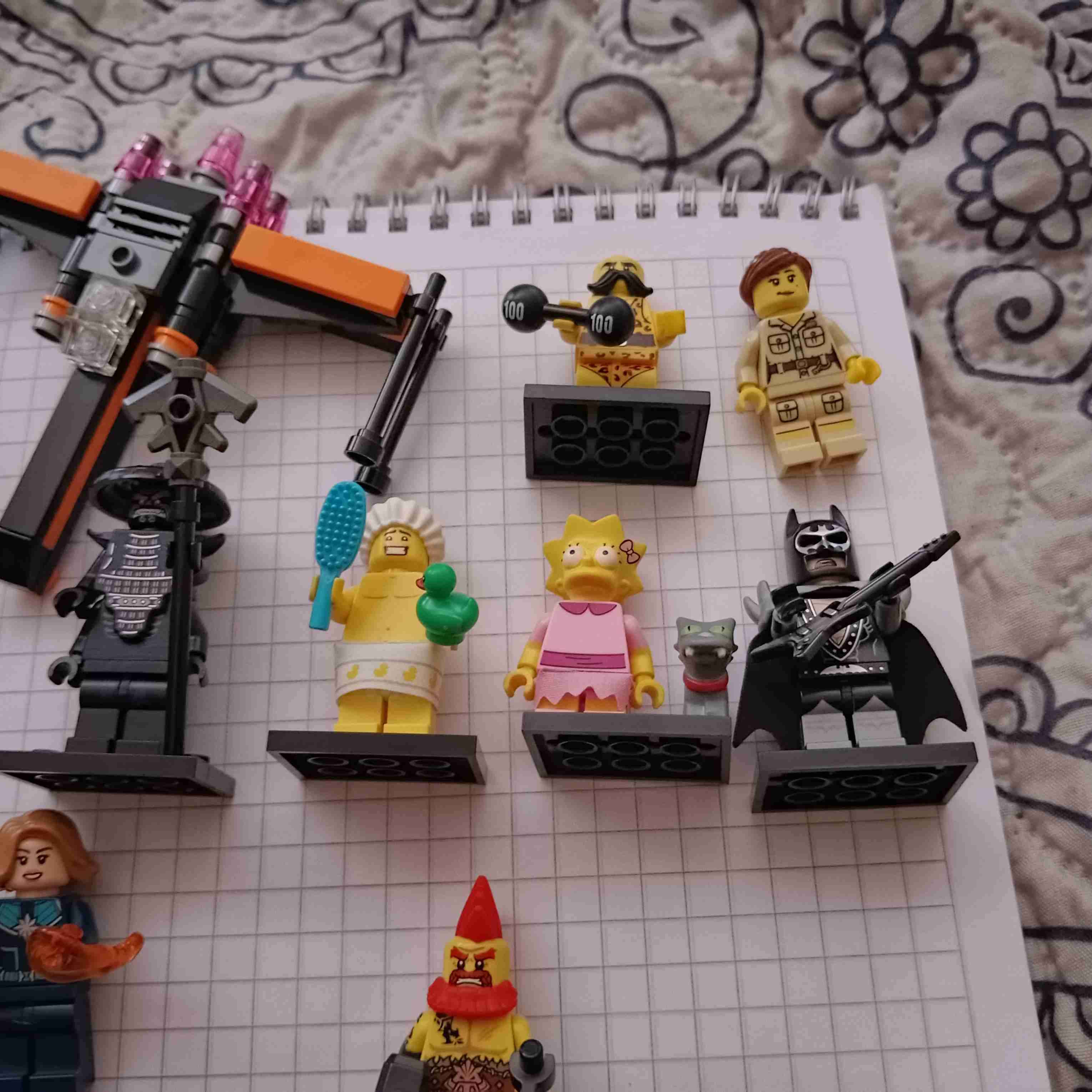 Set de figuras Lego variadas - miniatura 3