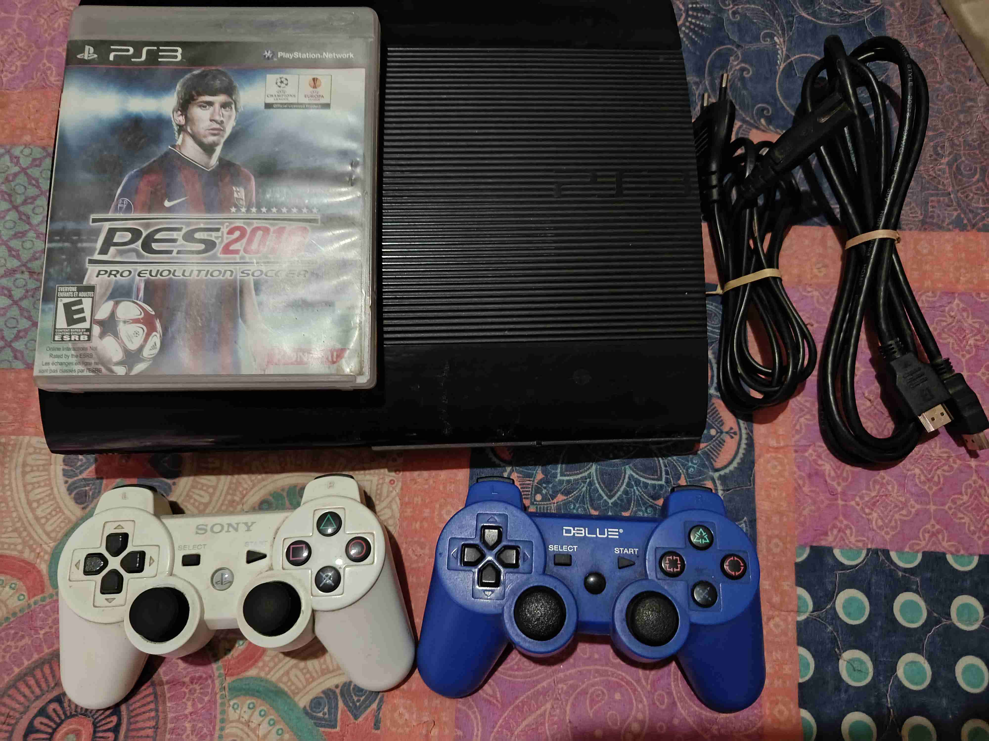 Consola PS3 con accesorios y juego - miniatura 2