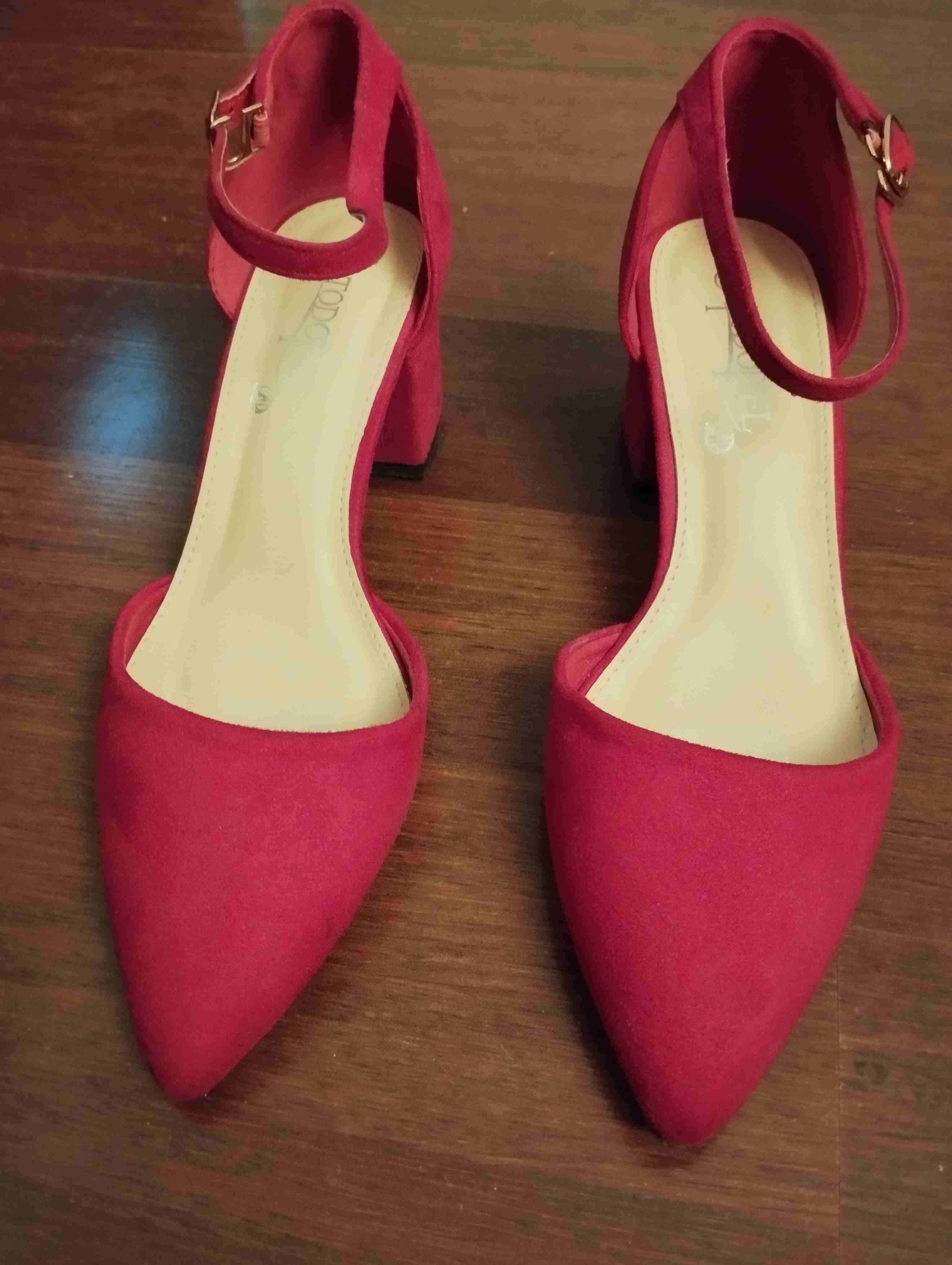 Zapatos de tacón rojo elegantes - miniatura 5