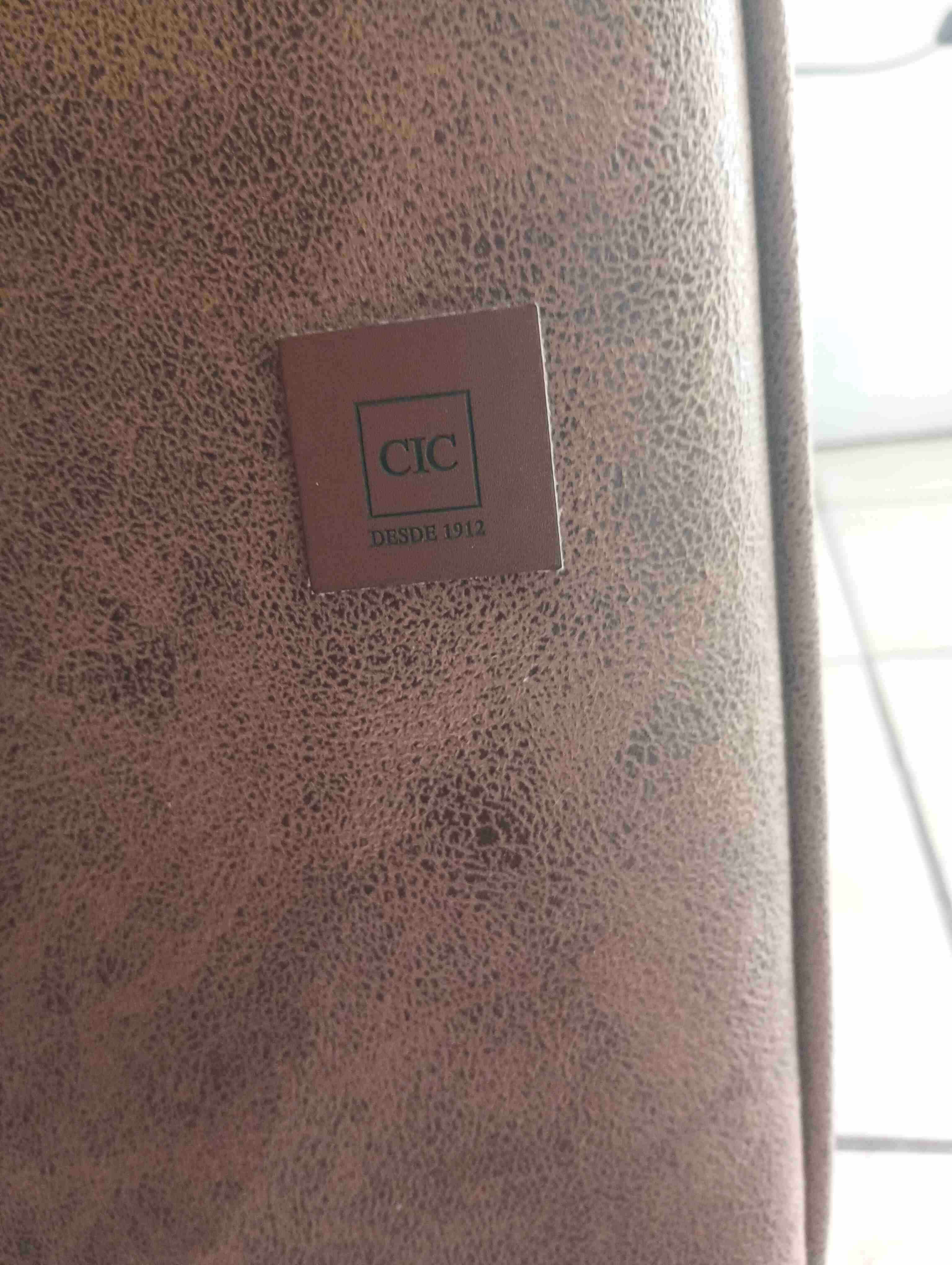 Respaldo de cama tapizado - miniatura 2