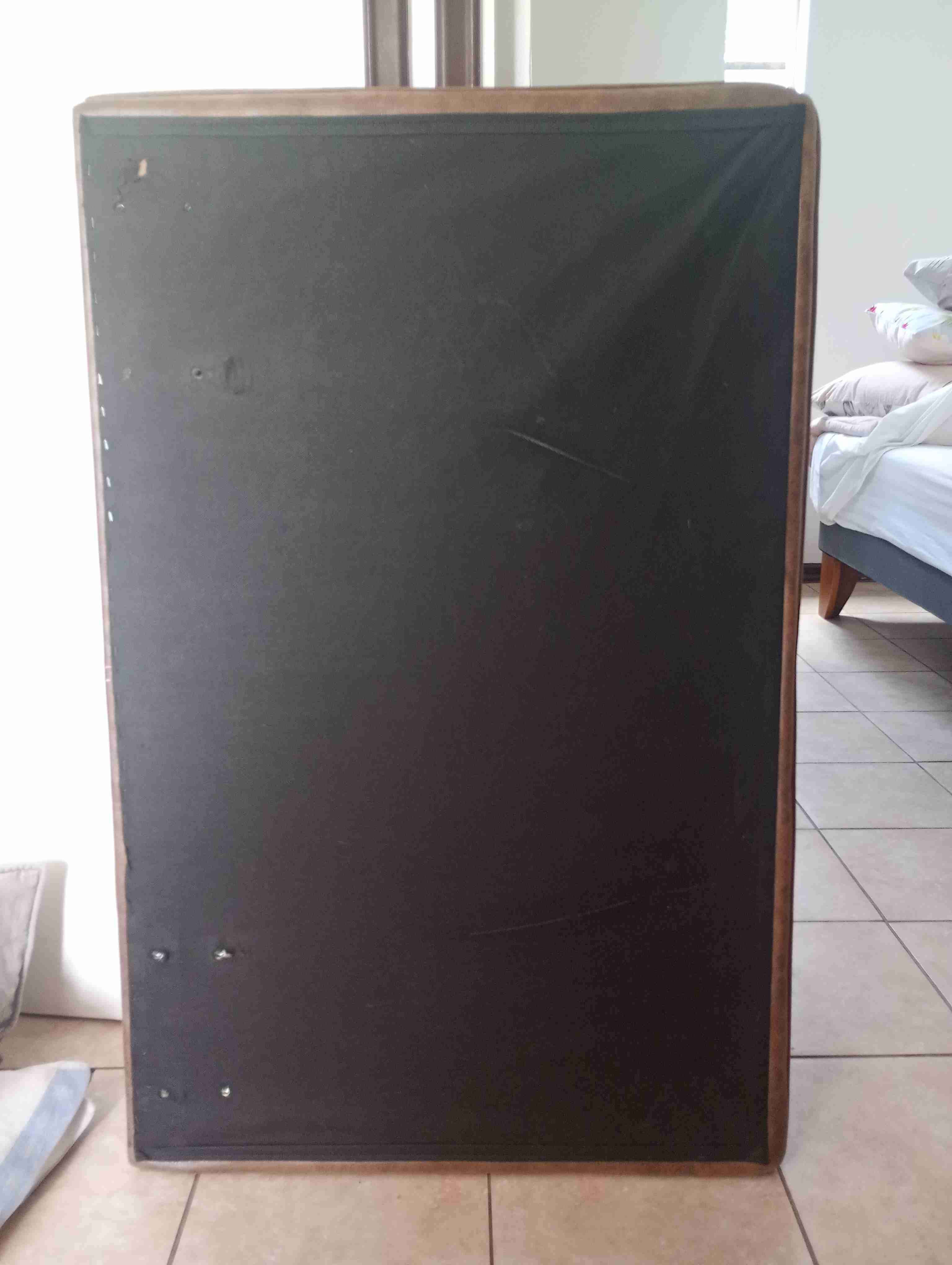 Respaldo de cama tapizado - miniatura 5