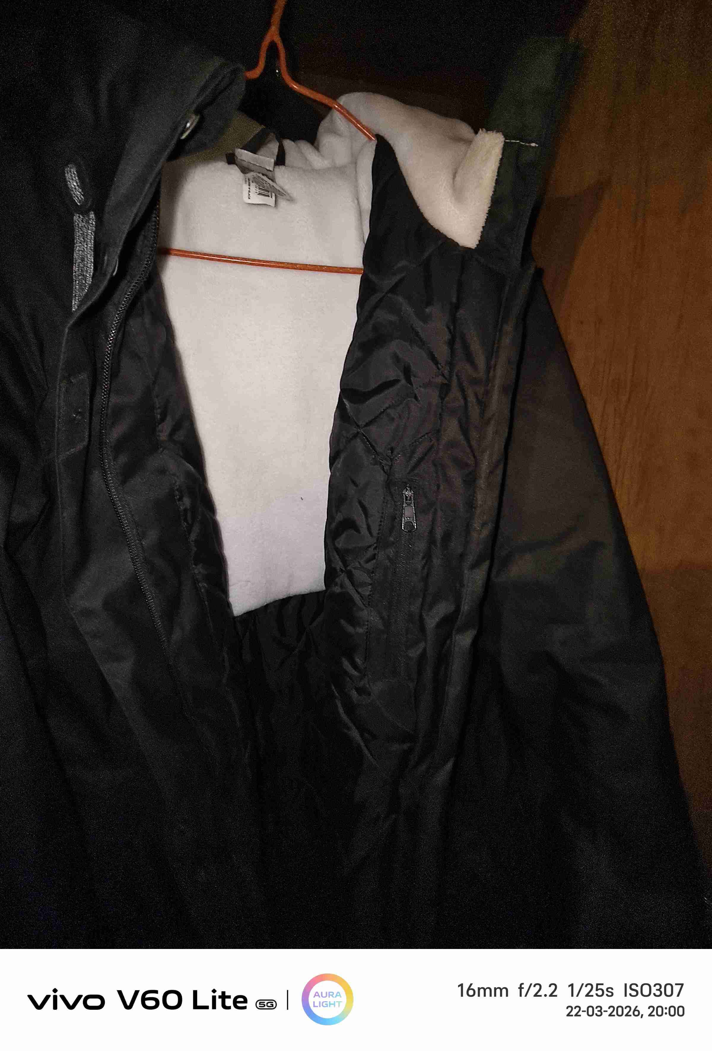 Parka negra con capucha - miniatura 6