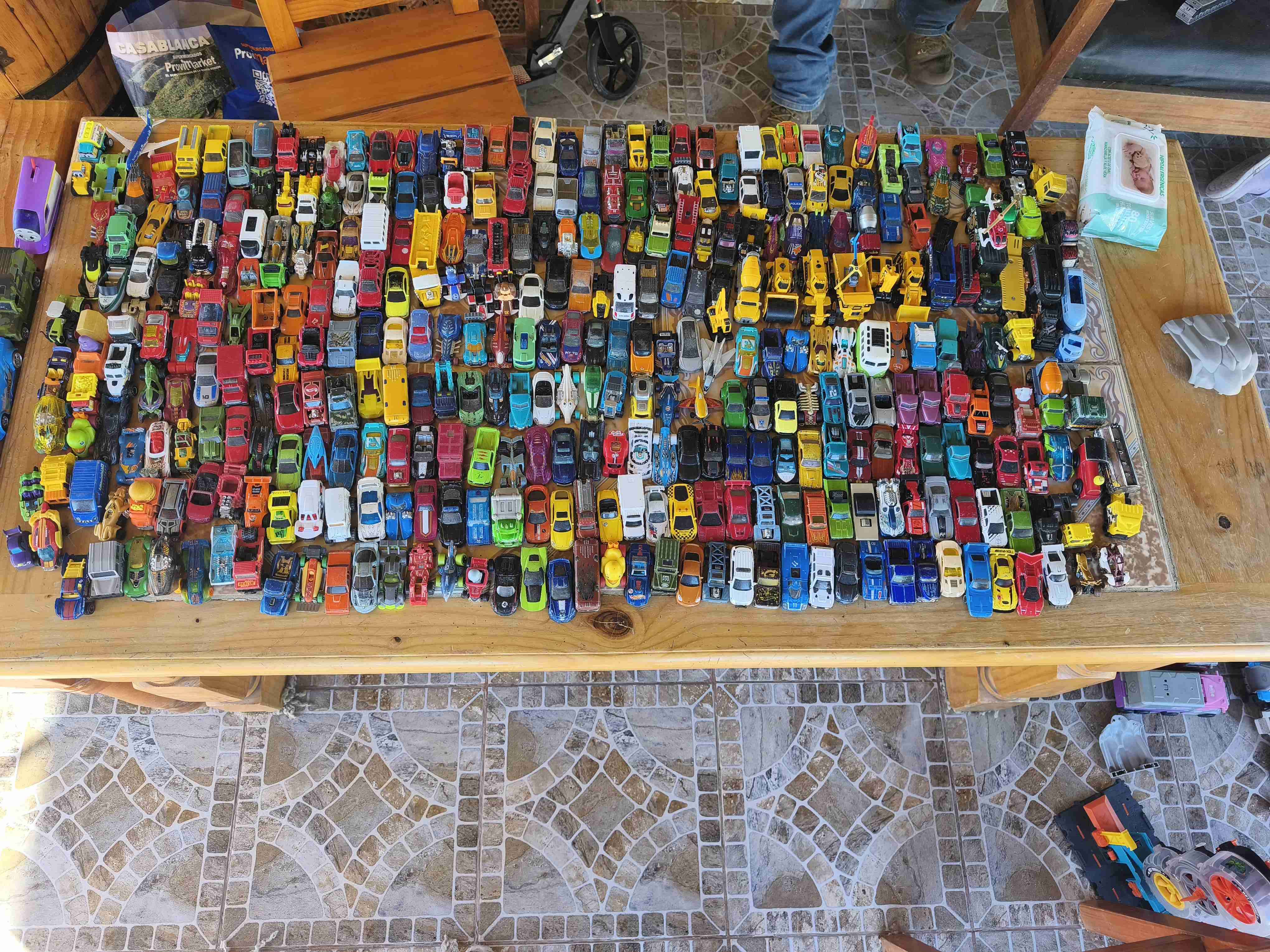 Gran colección de autitos de juguete - miniatura 2