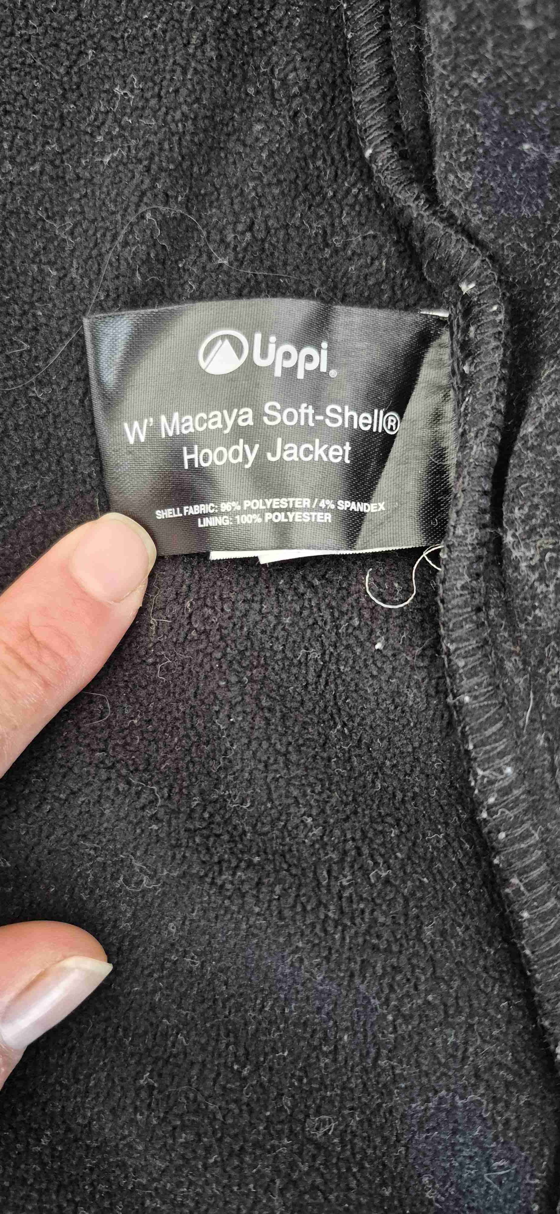 Chaqueta soft shell negra con capucha. - miniatura 2