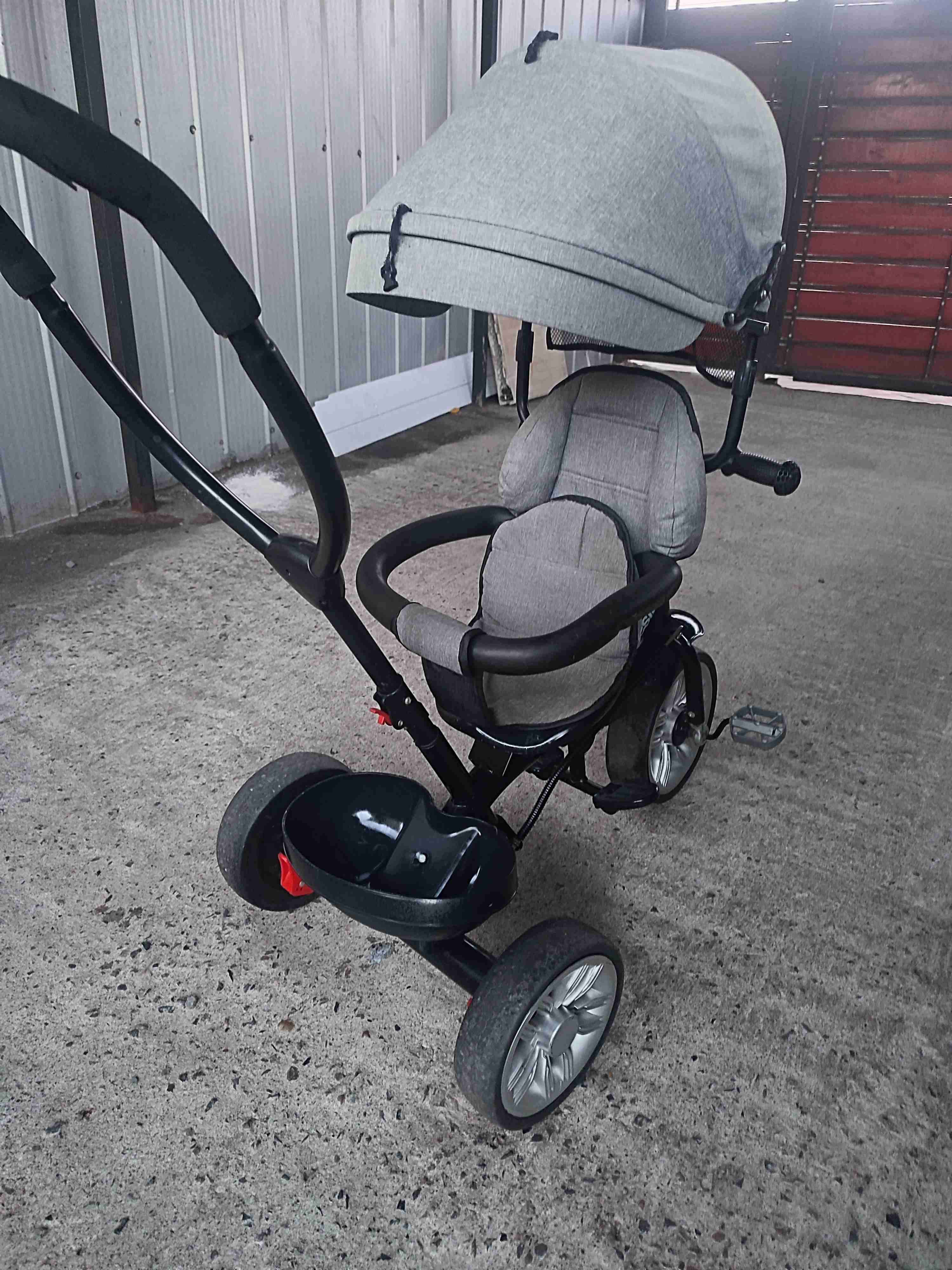 Triciclo de bebé con toldo gris - miniatura 2