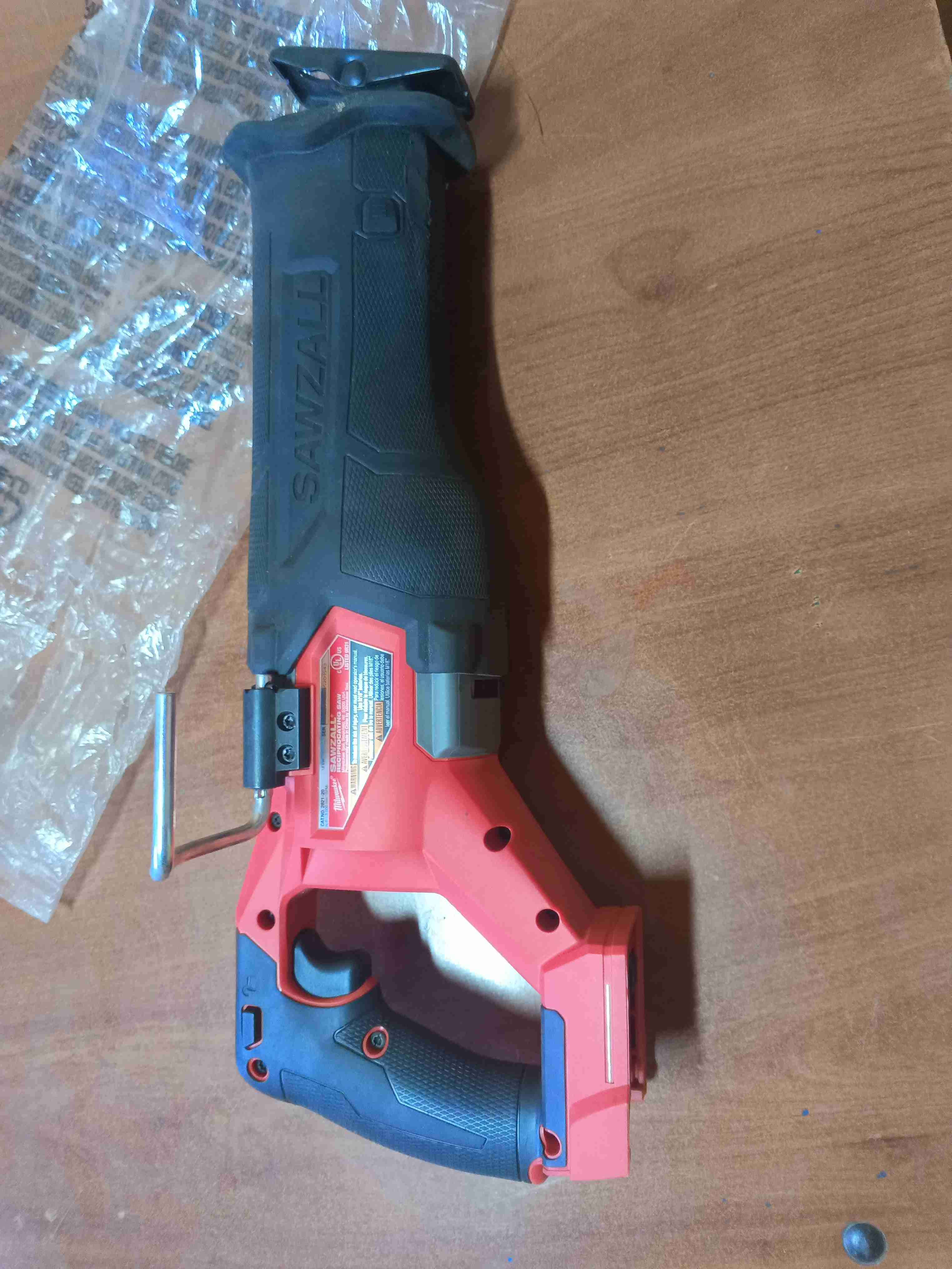 Sierra recíproca Milwaukee - miniatura 2