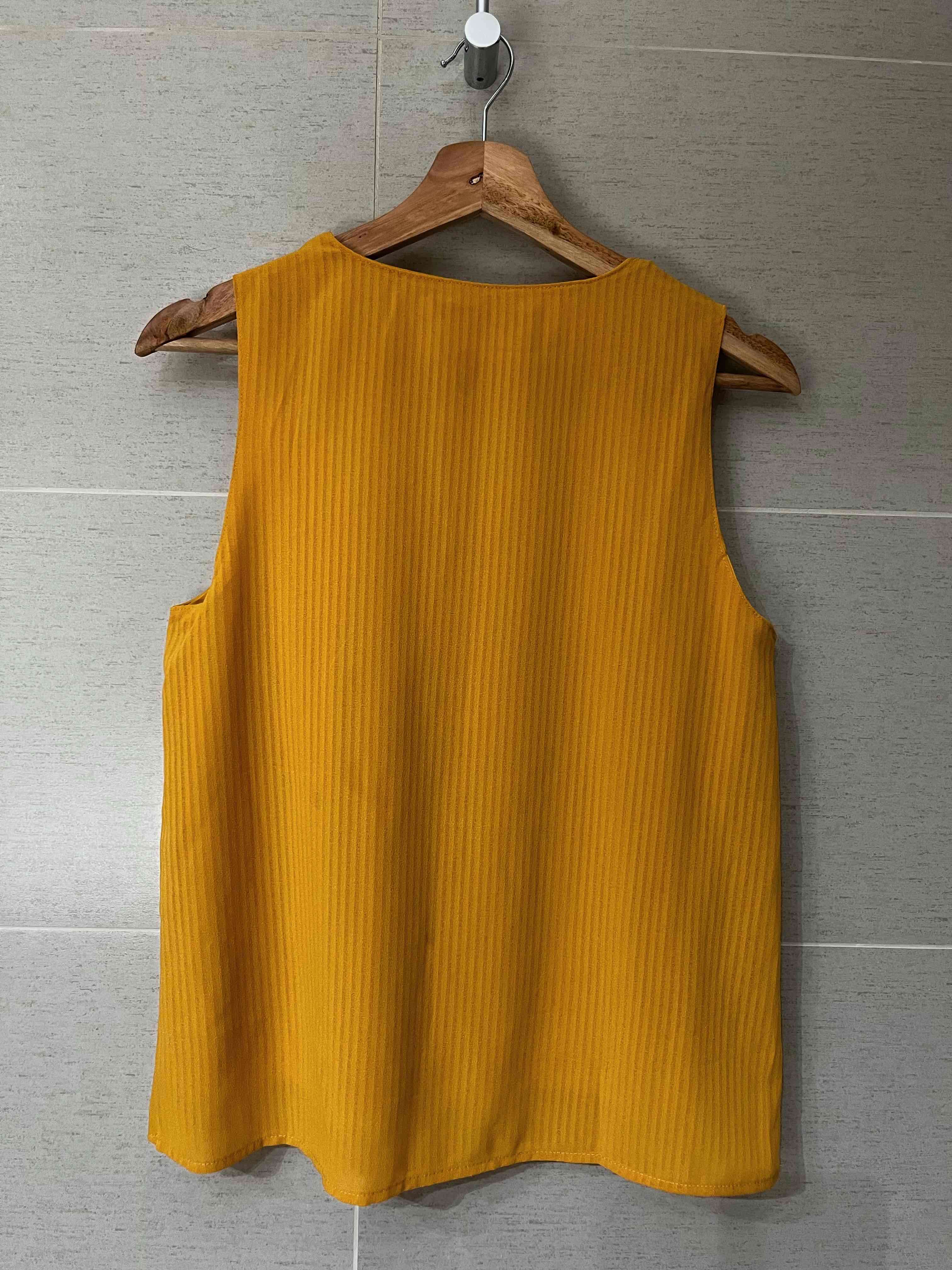 Blusa sin mangas amarilla Vero Moda - miniatura 2