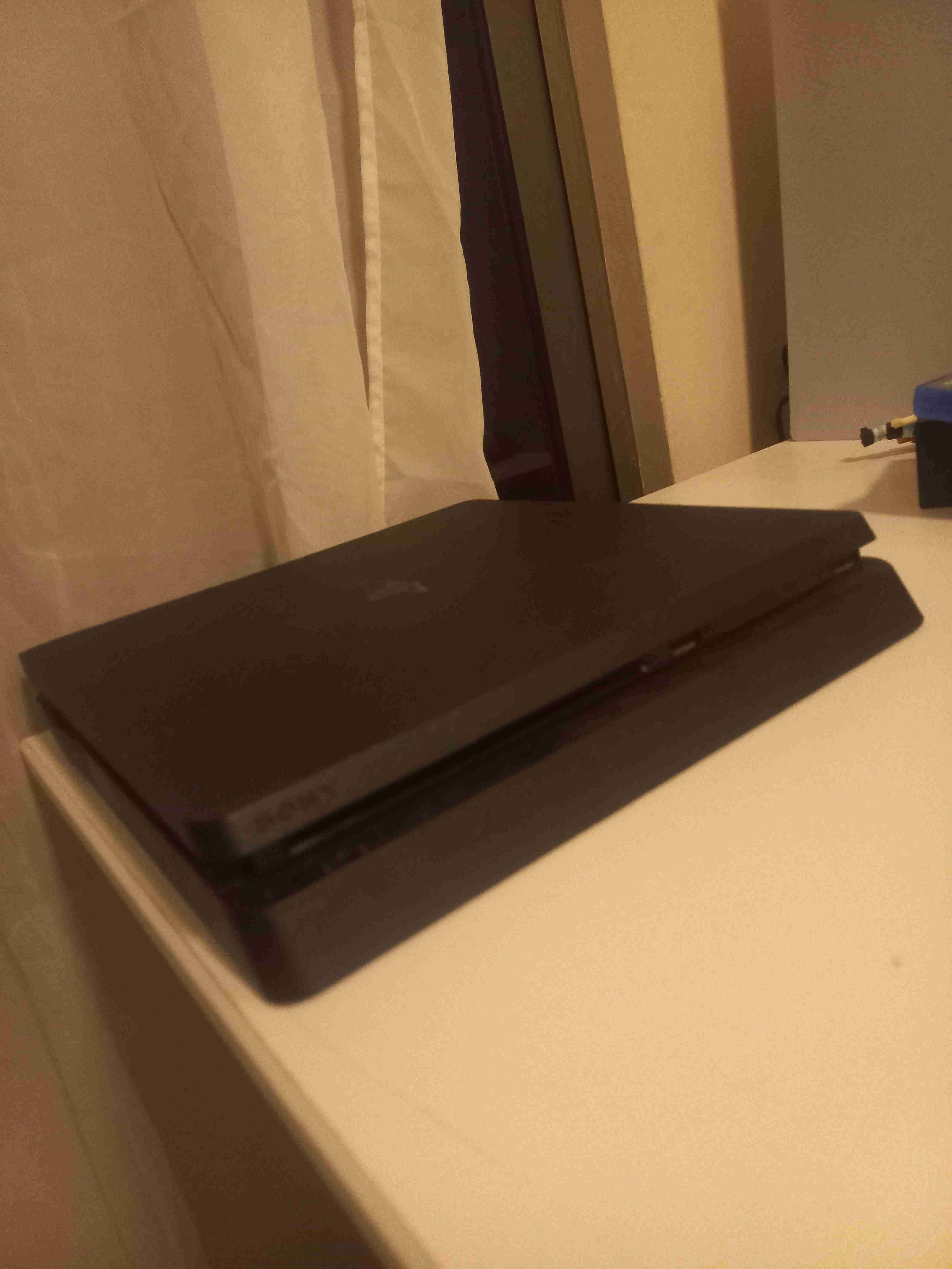 Consola PlayStation 4 negra