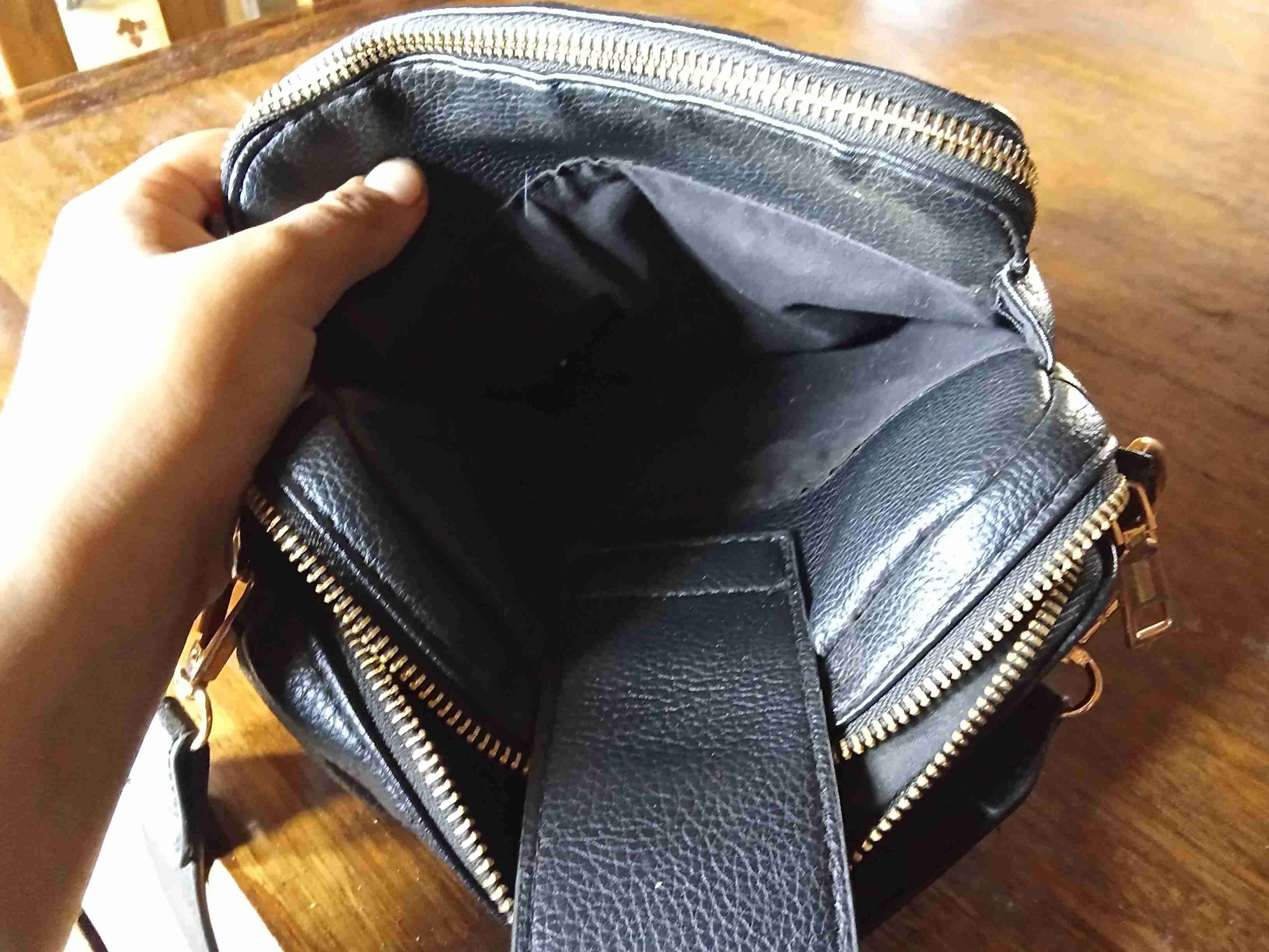 Bolso negro de cuero pequeño - miniatura 6