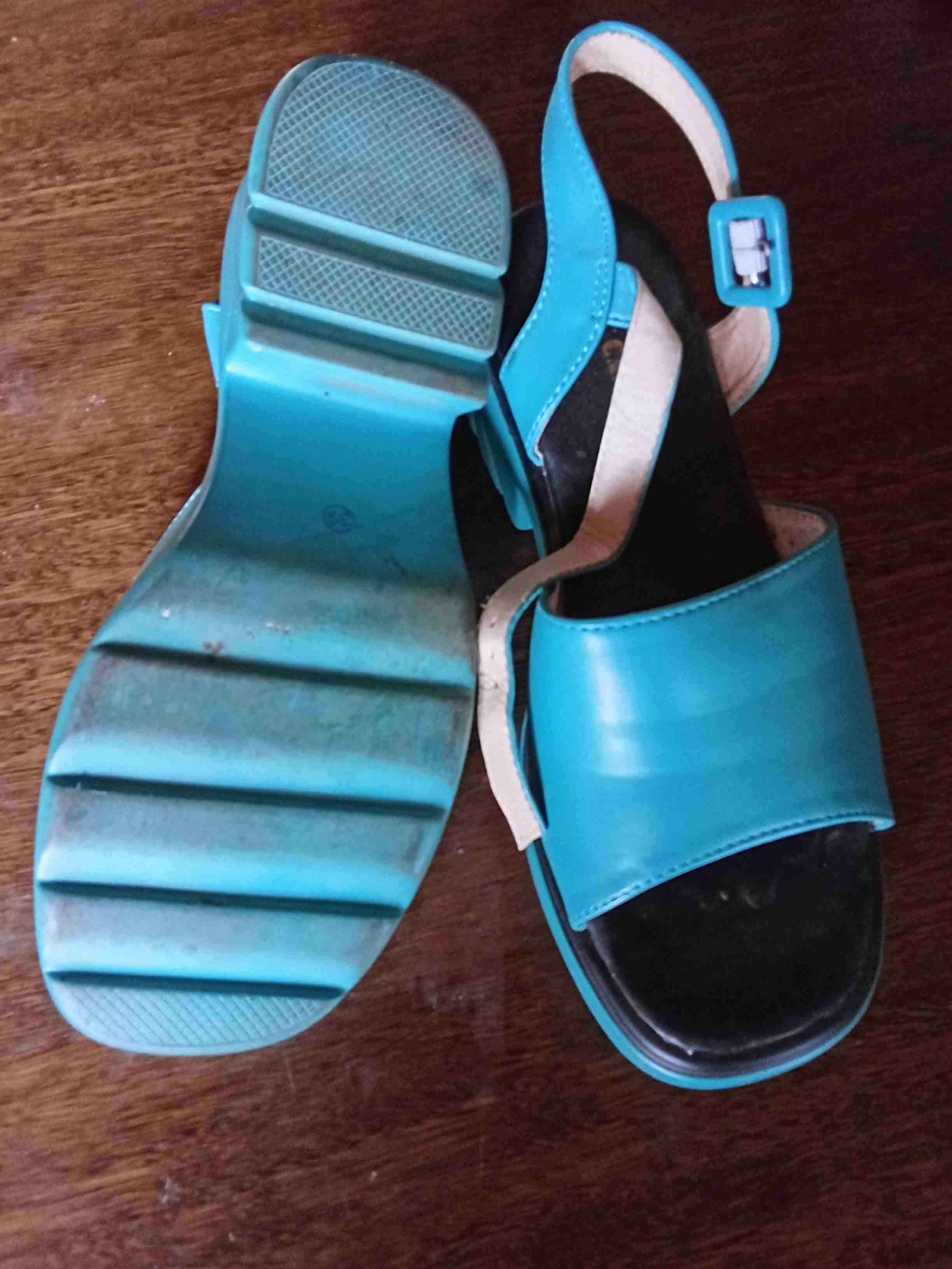 Sandalias celestes de mujer - miniatura 2