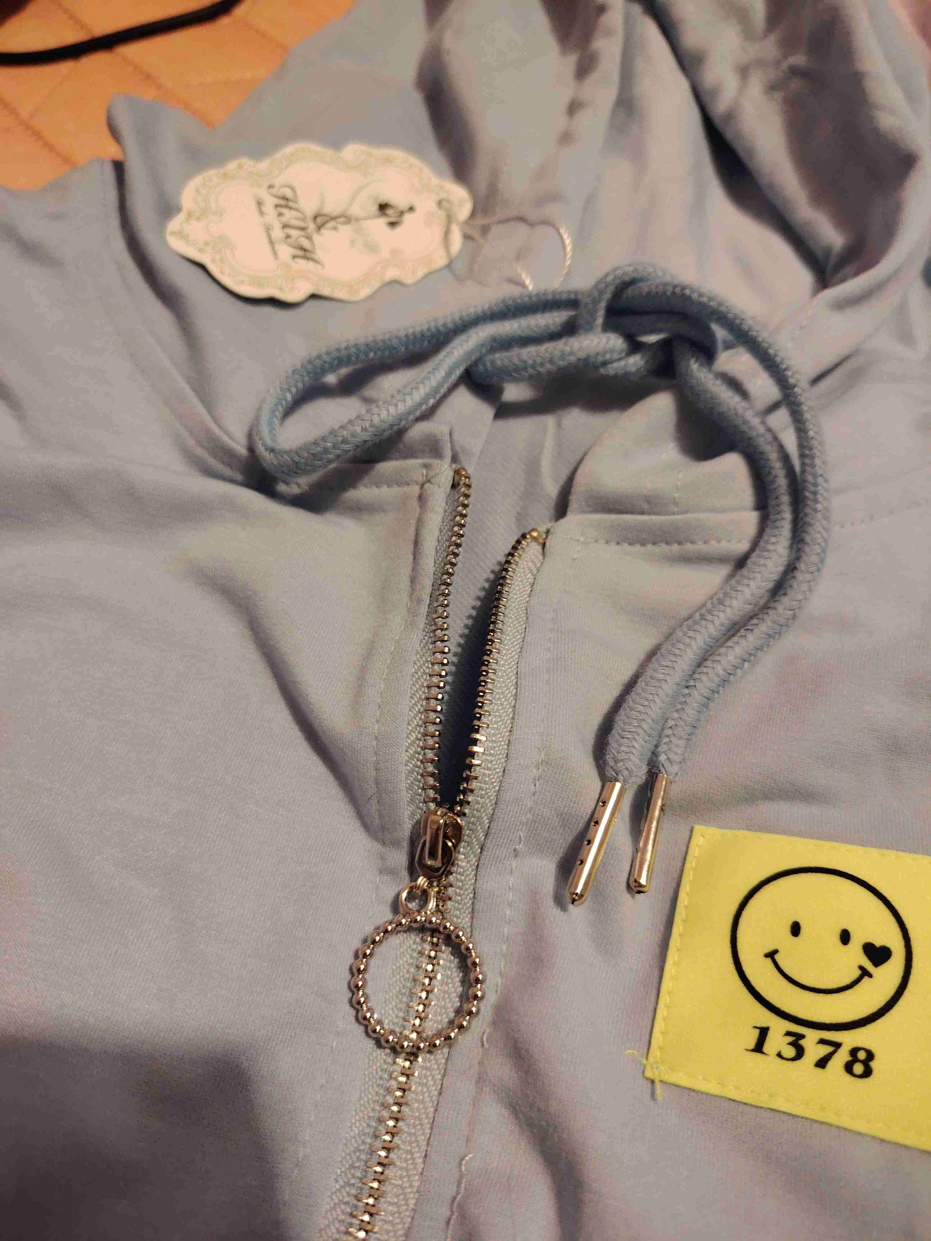 Polerón corto con capucha - miniatura 2