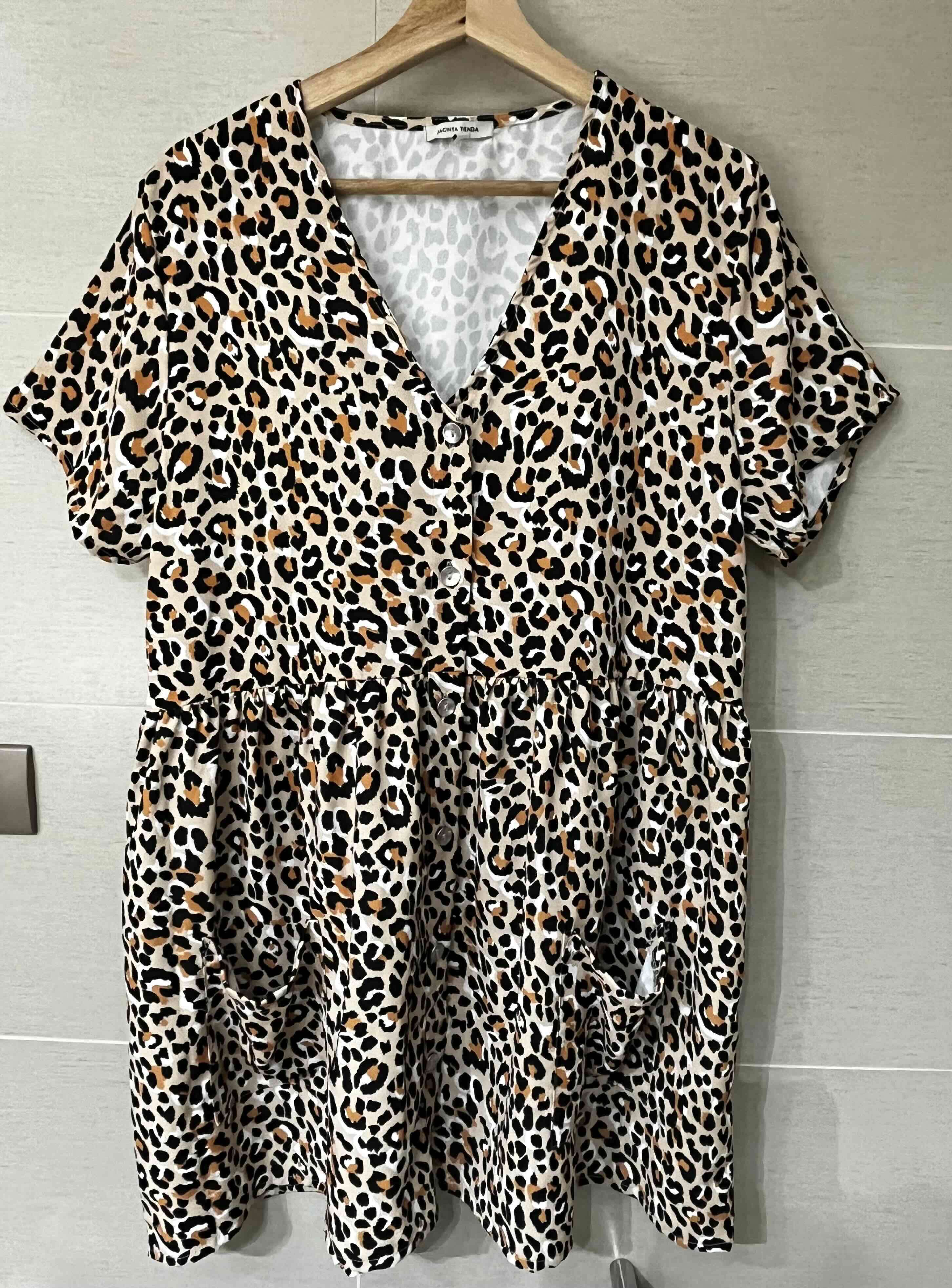 Vestido animal print con botones Jacinta Tienda
