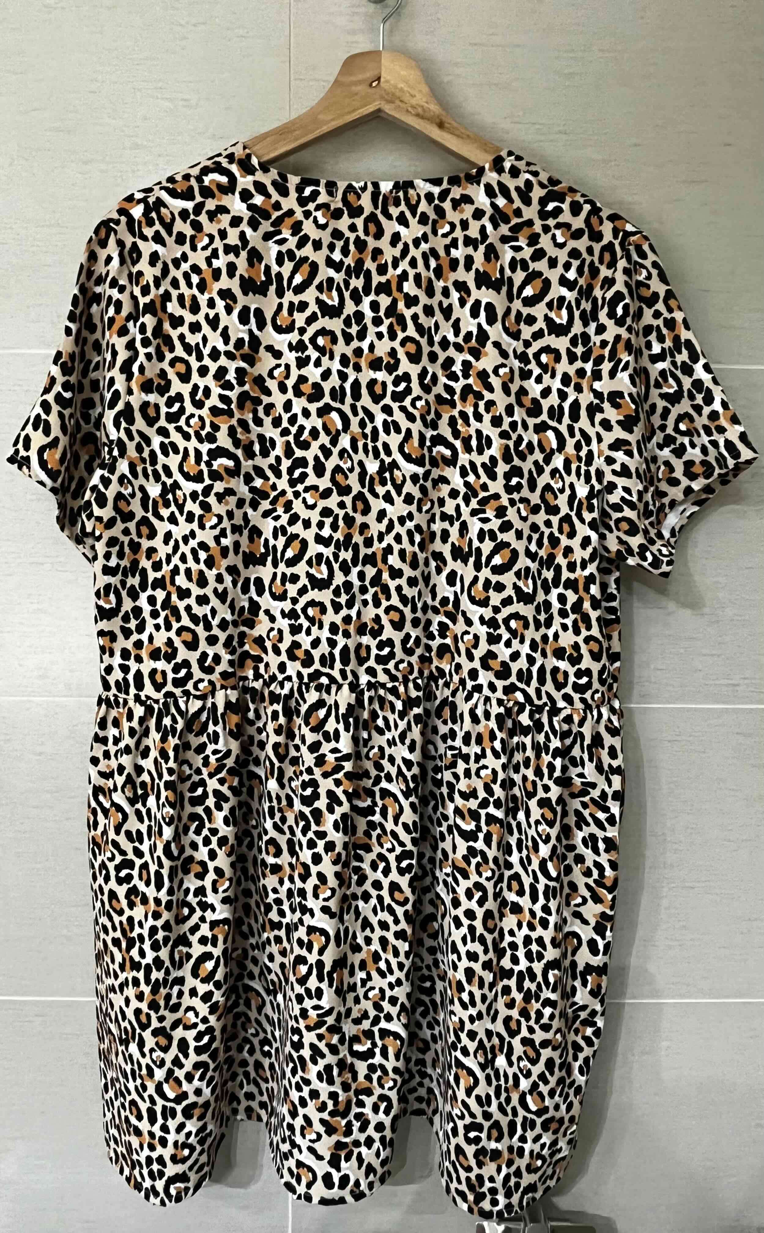 Vestido animal print con botones Jacinta Tienda - miniatura 3