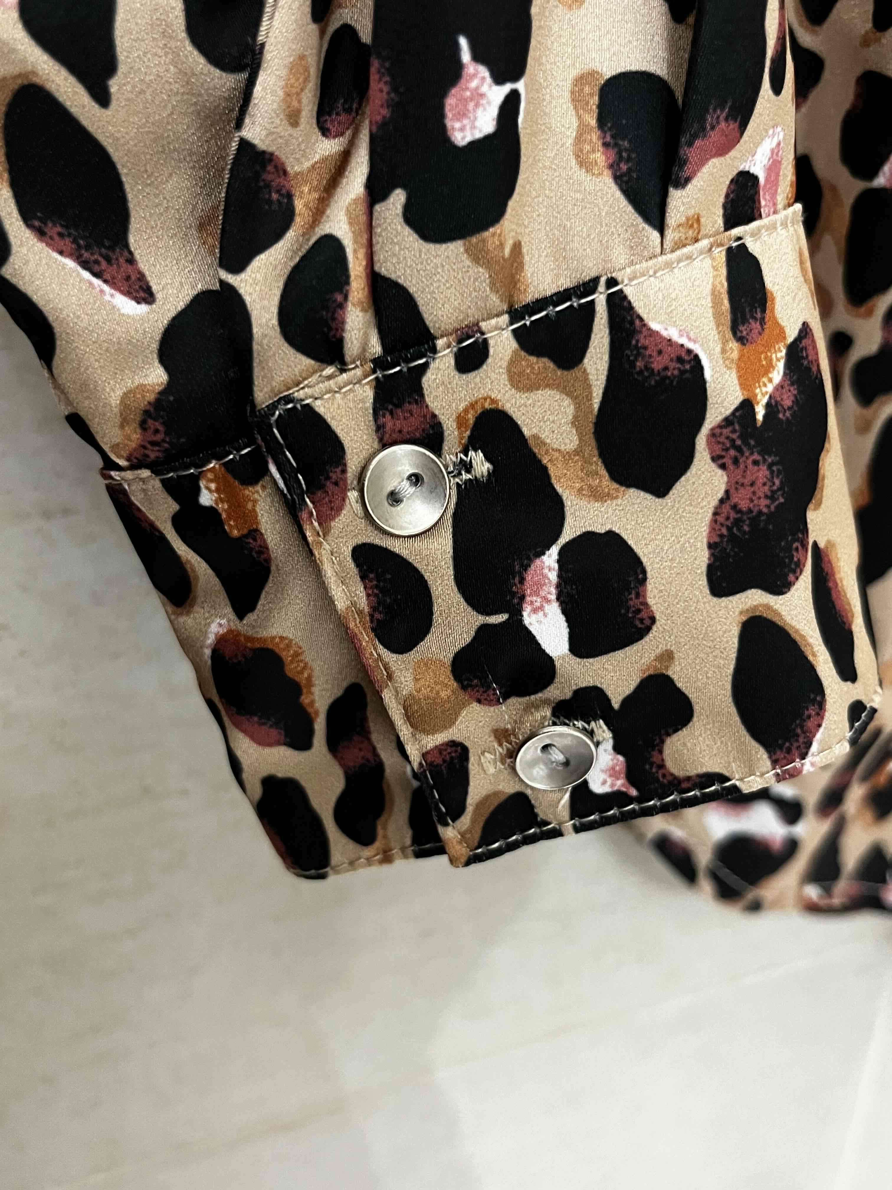 Blusa Manga Larga Animal Print Jacinta Tienda - miniatura 3