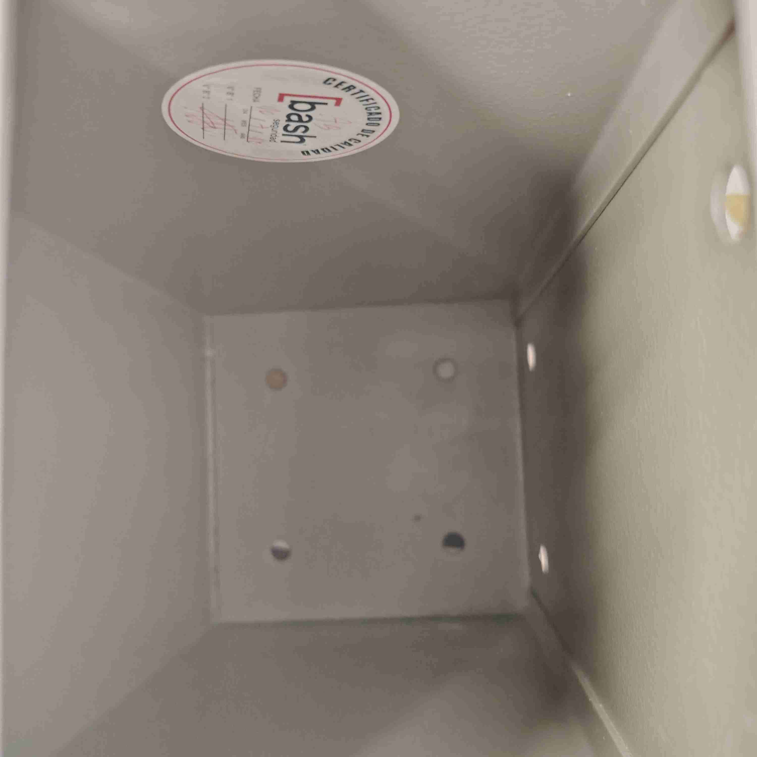 Caja de seguridad con cerradura - 2