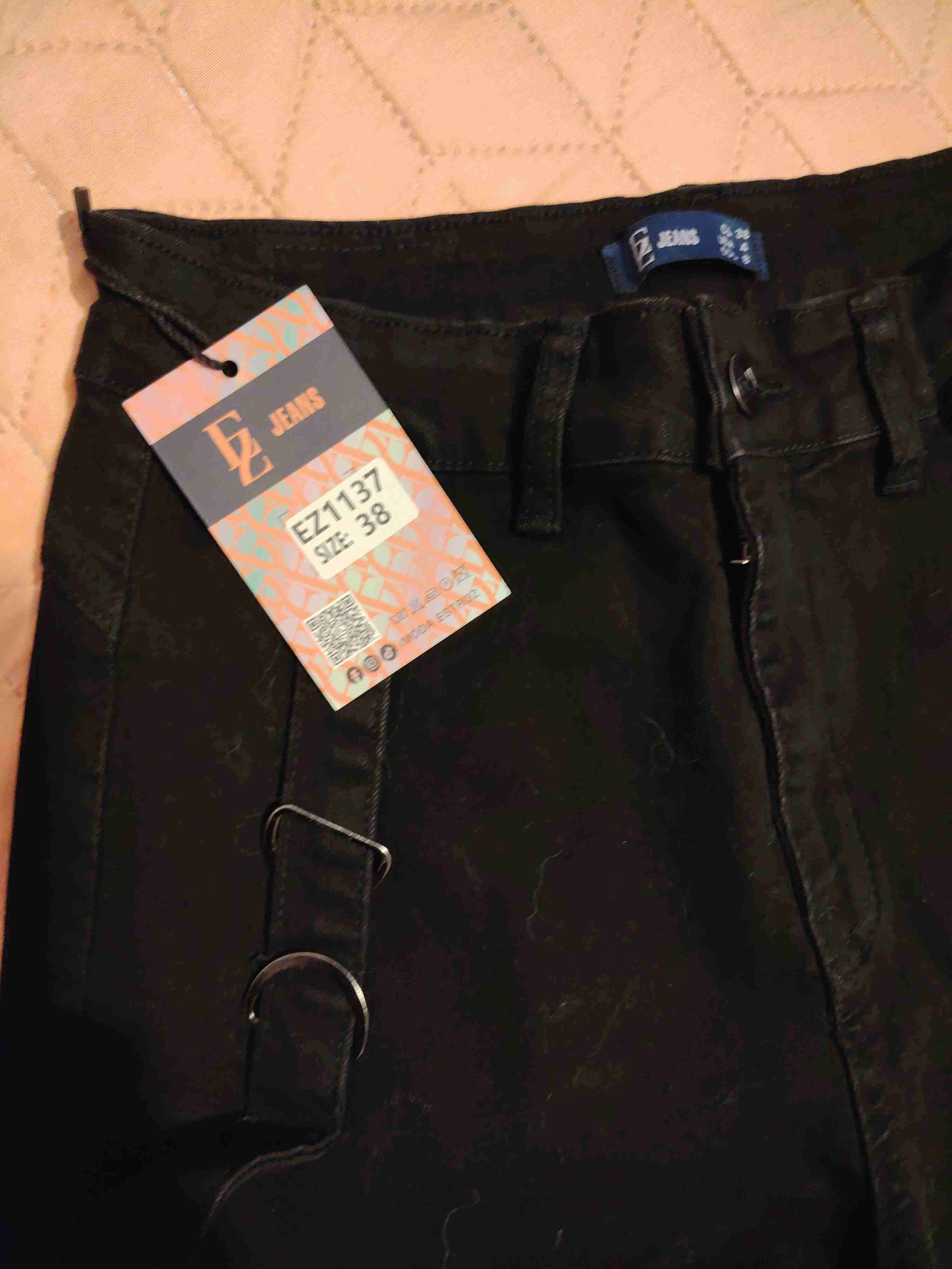 Pantalones negros con correas - miniatura 2