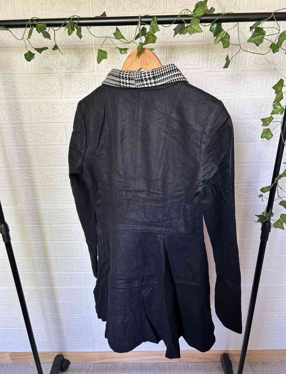 Abrigo negro Guess con forro a cuadros - miniatura 6