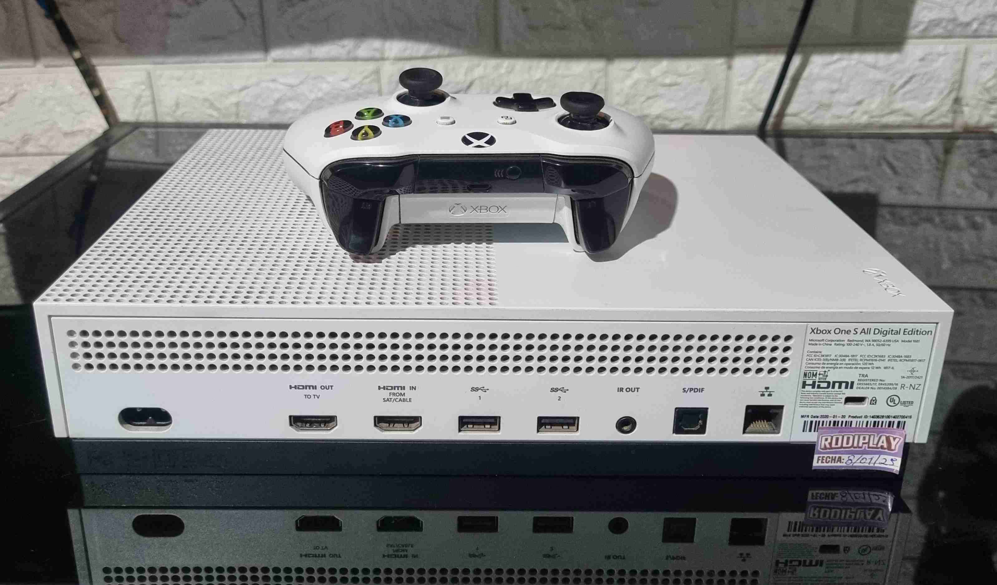 Consola Xbox One S All Digital 1TB - miniatura 3