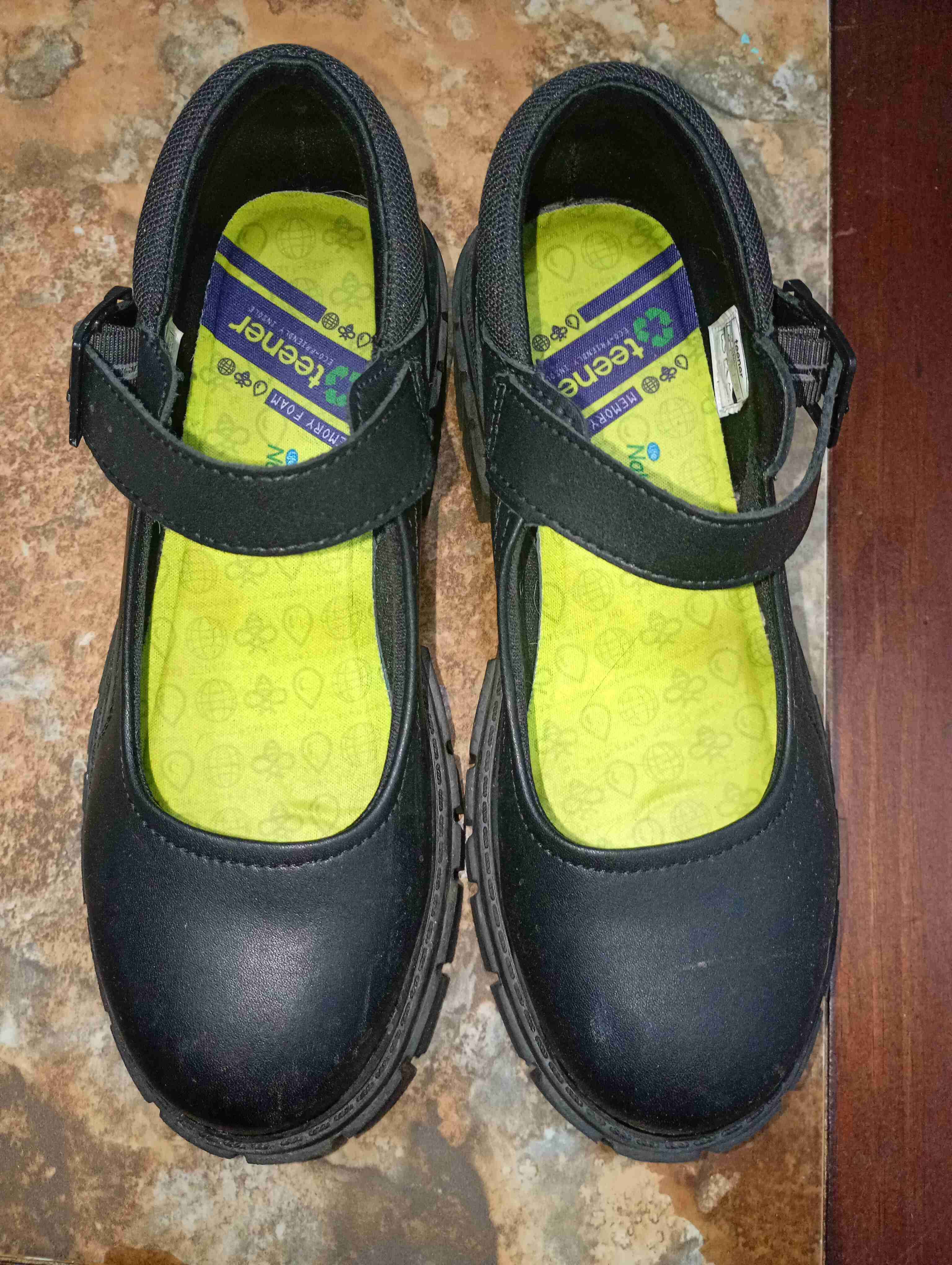 Zapatos escolares negros