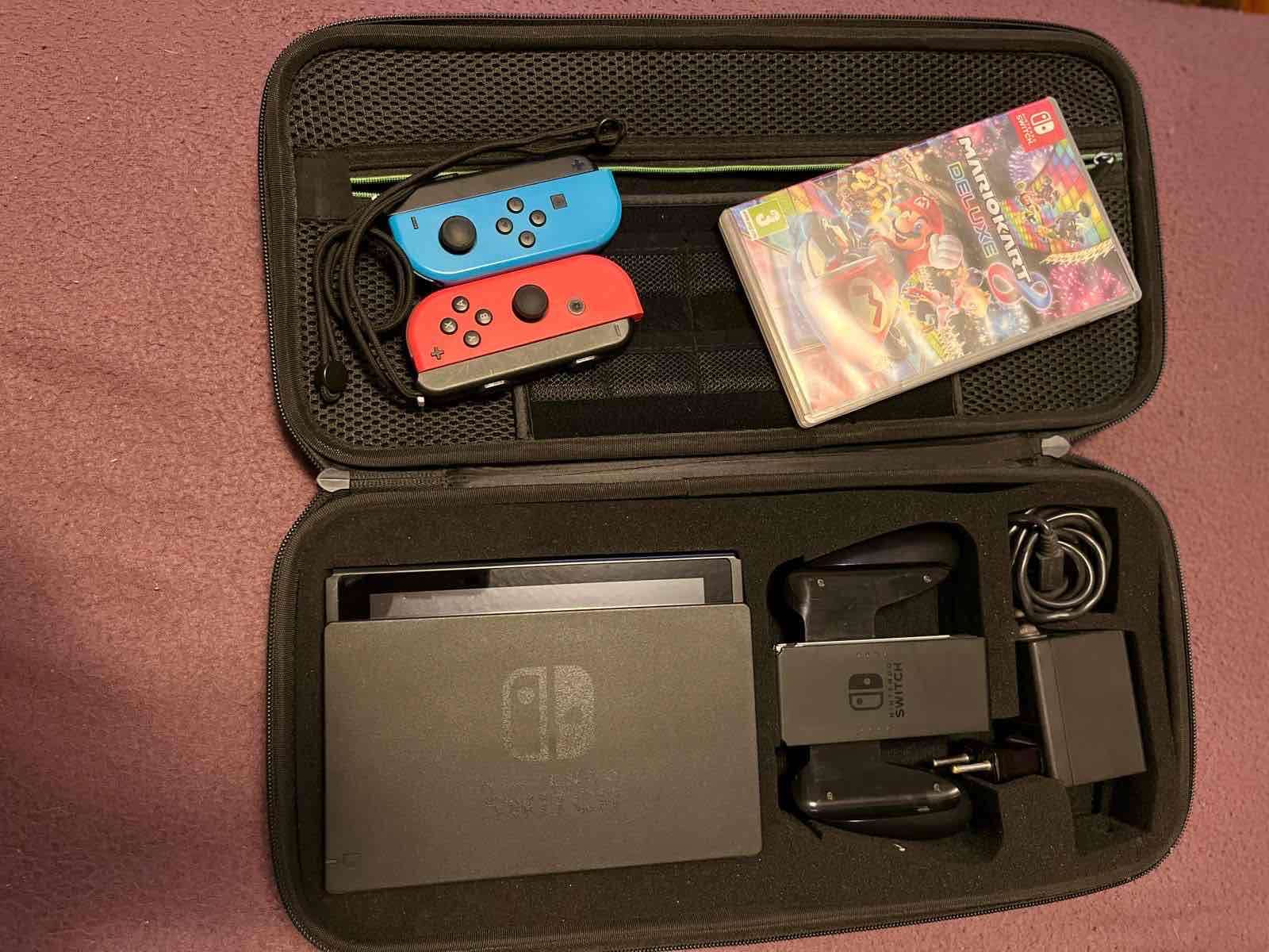 Consola Nintendo Switch +juego Mario Kart Kar