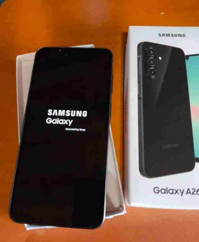 Samsung Galaxy A20 con caja