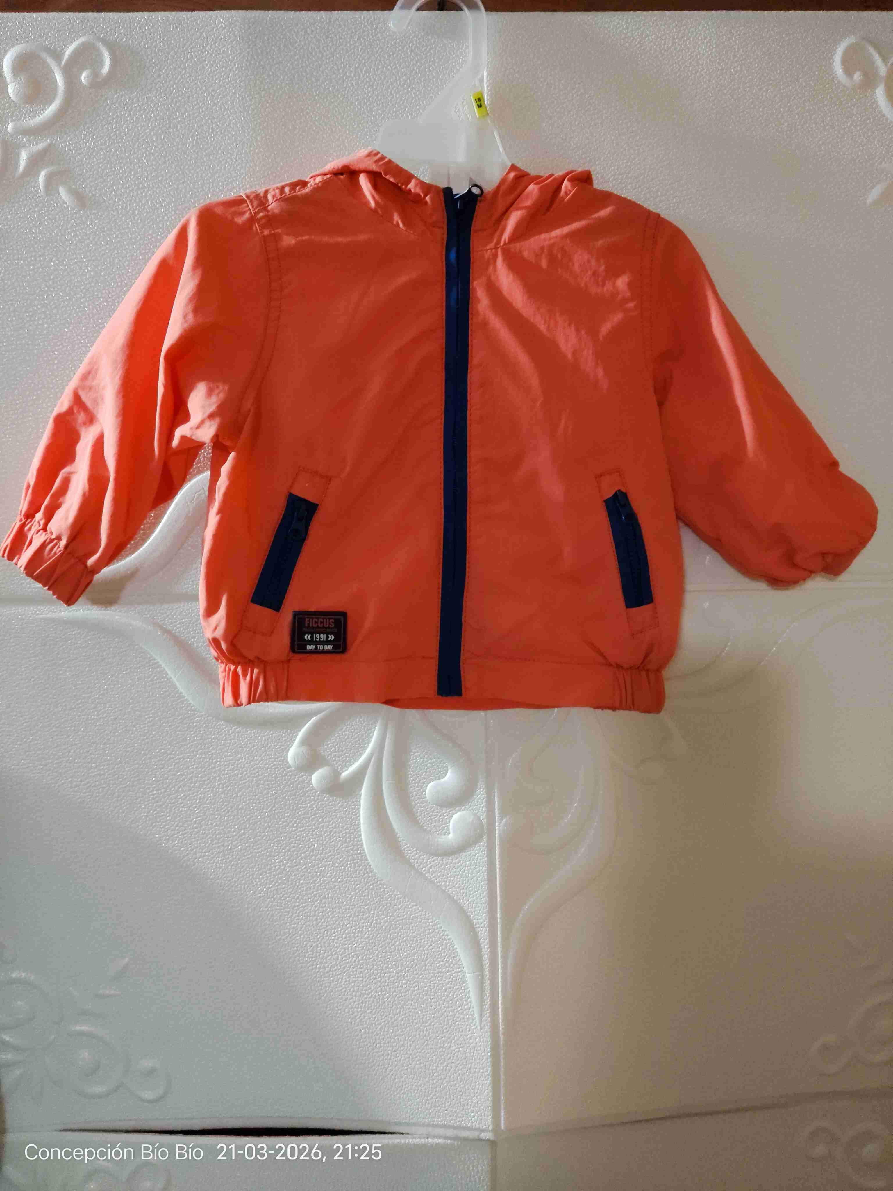 Chaqueta naranja para niño