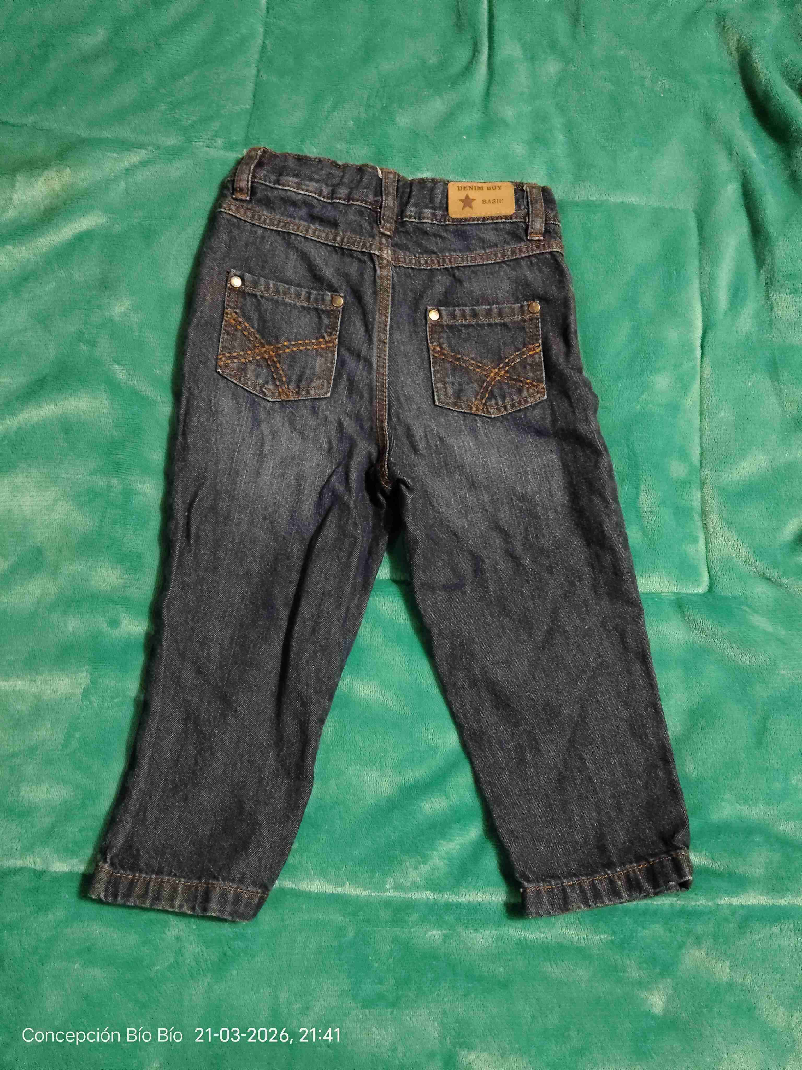 Pantalones de mezclilla para niño