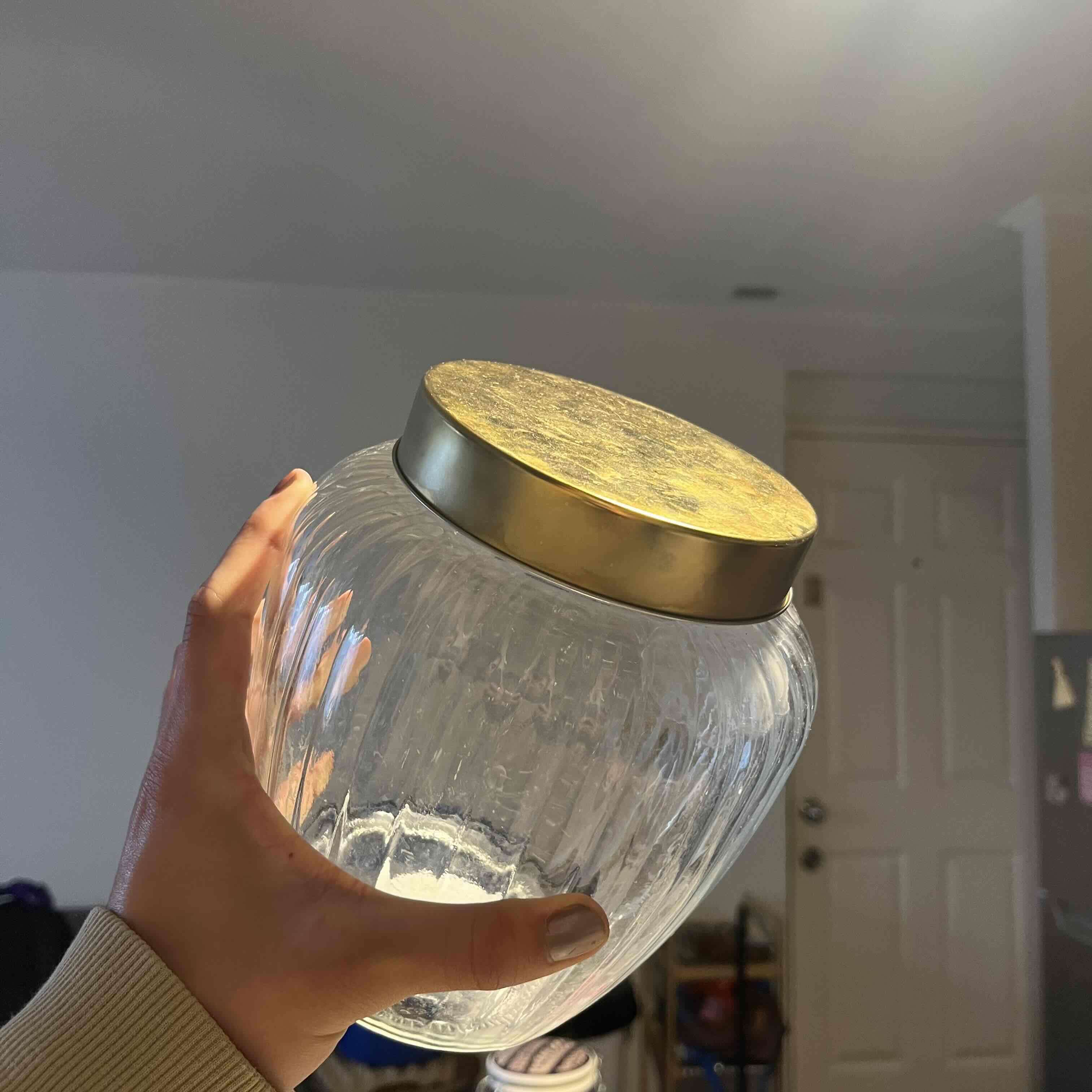 Frasco de vidrio con tapa dorada - miniatura 2