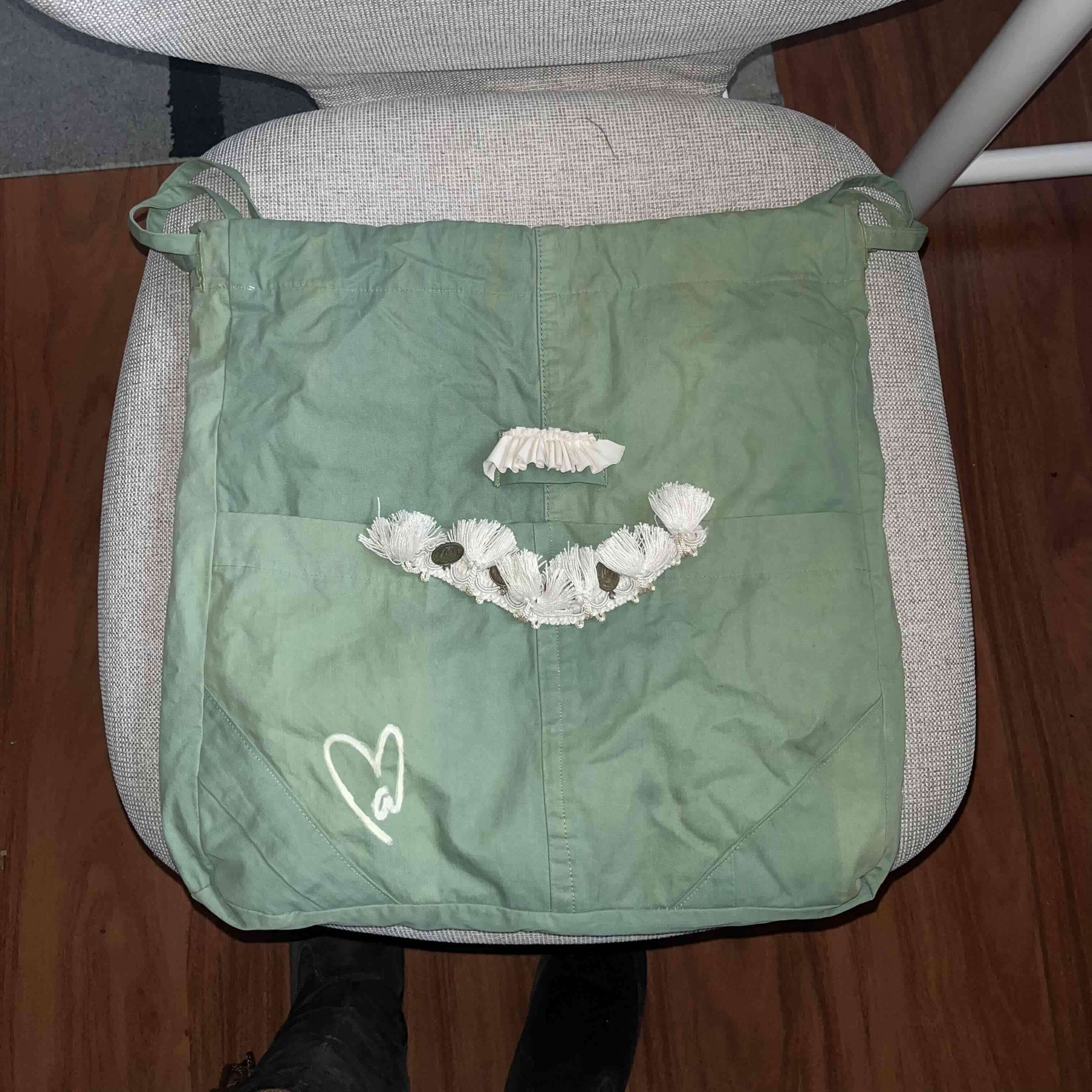 Bolso de tela verde decorativo