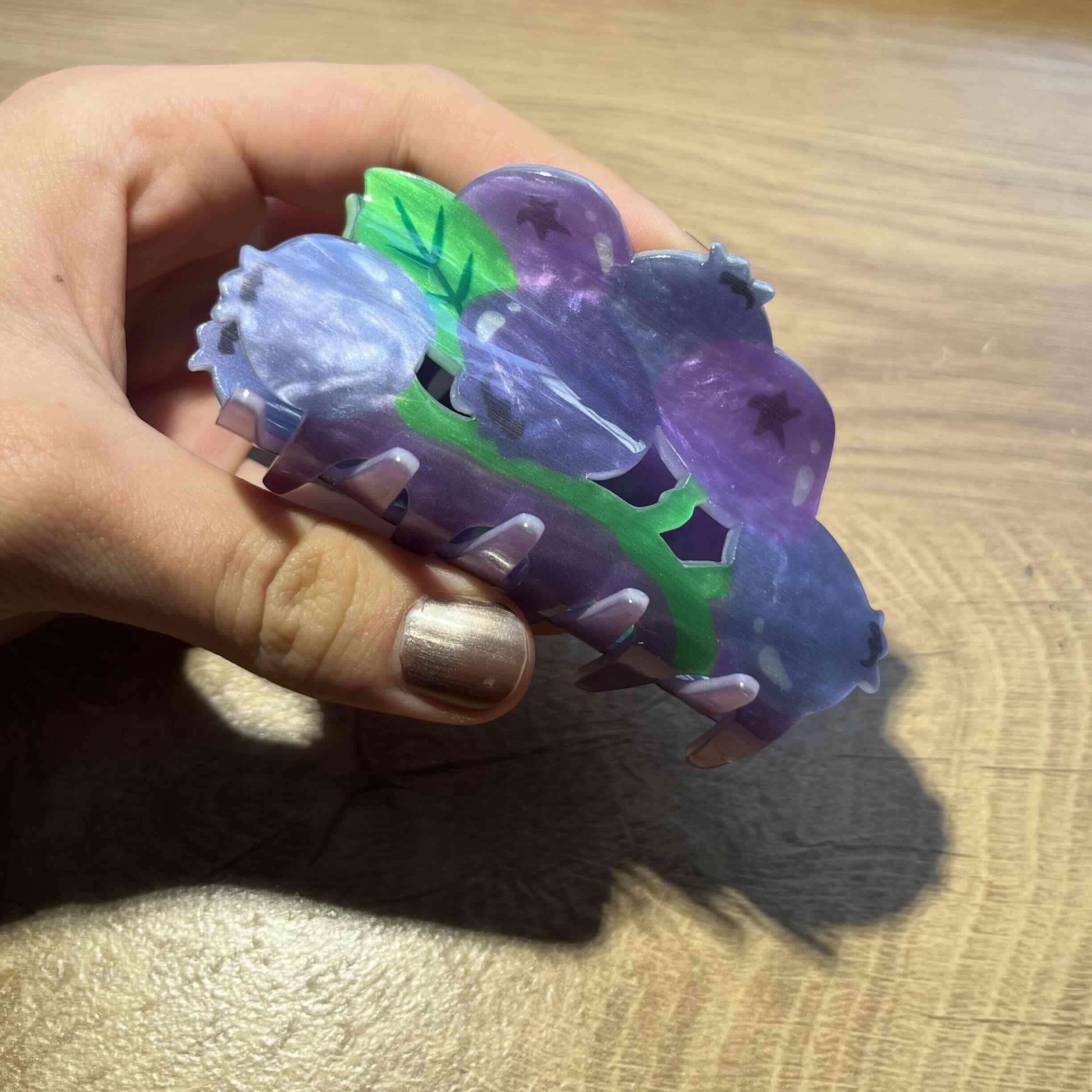 Pinza para el pelo púrpura