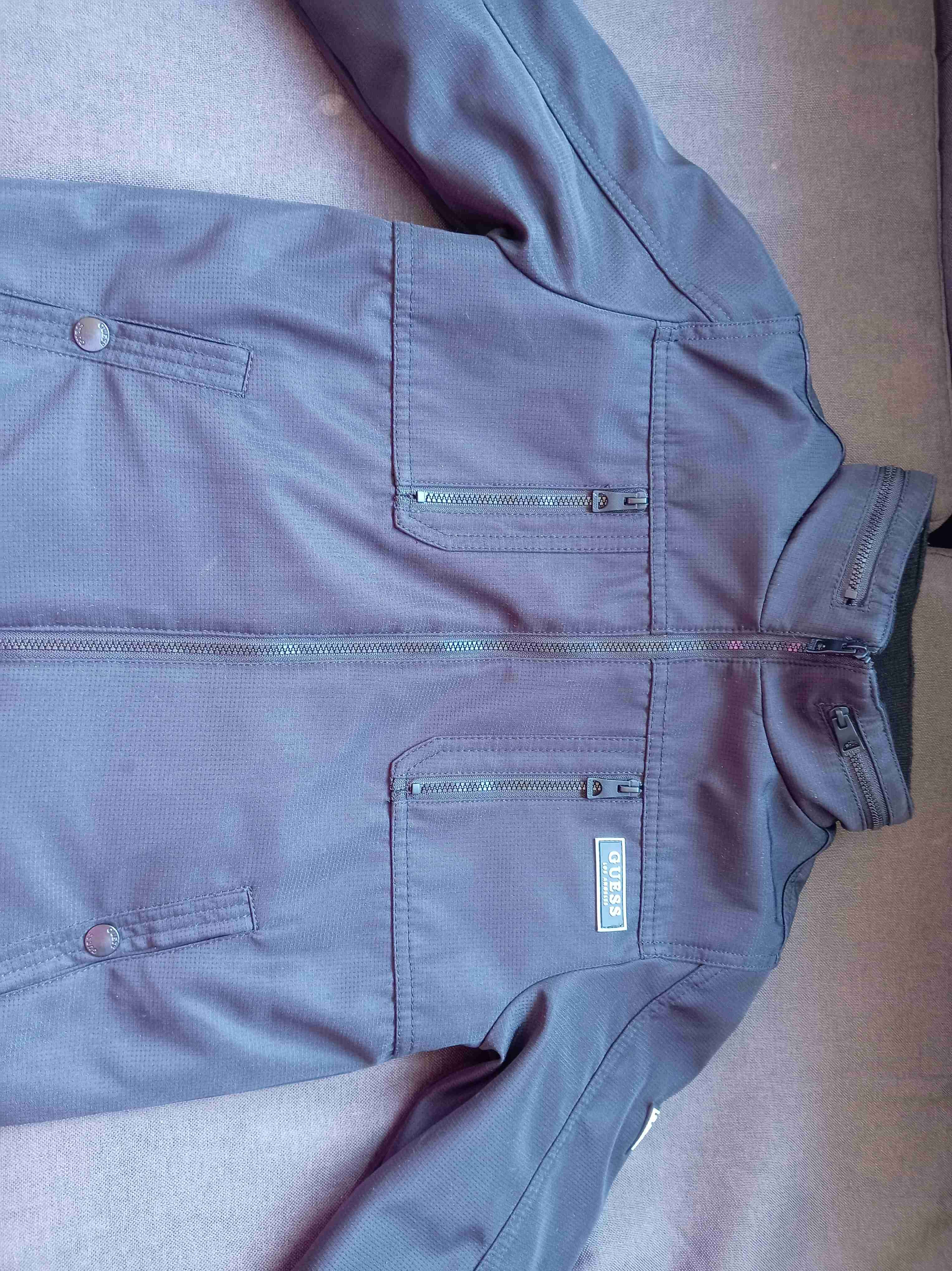 Chaqueta Guess con cierres