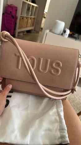 Cartera Tous beige con logo