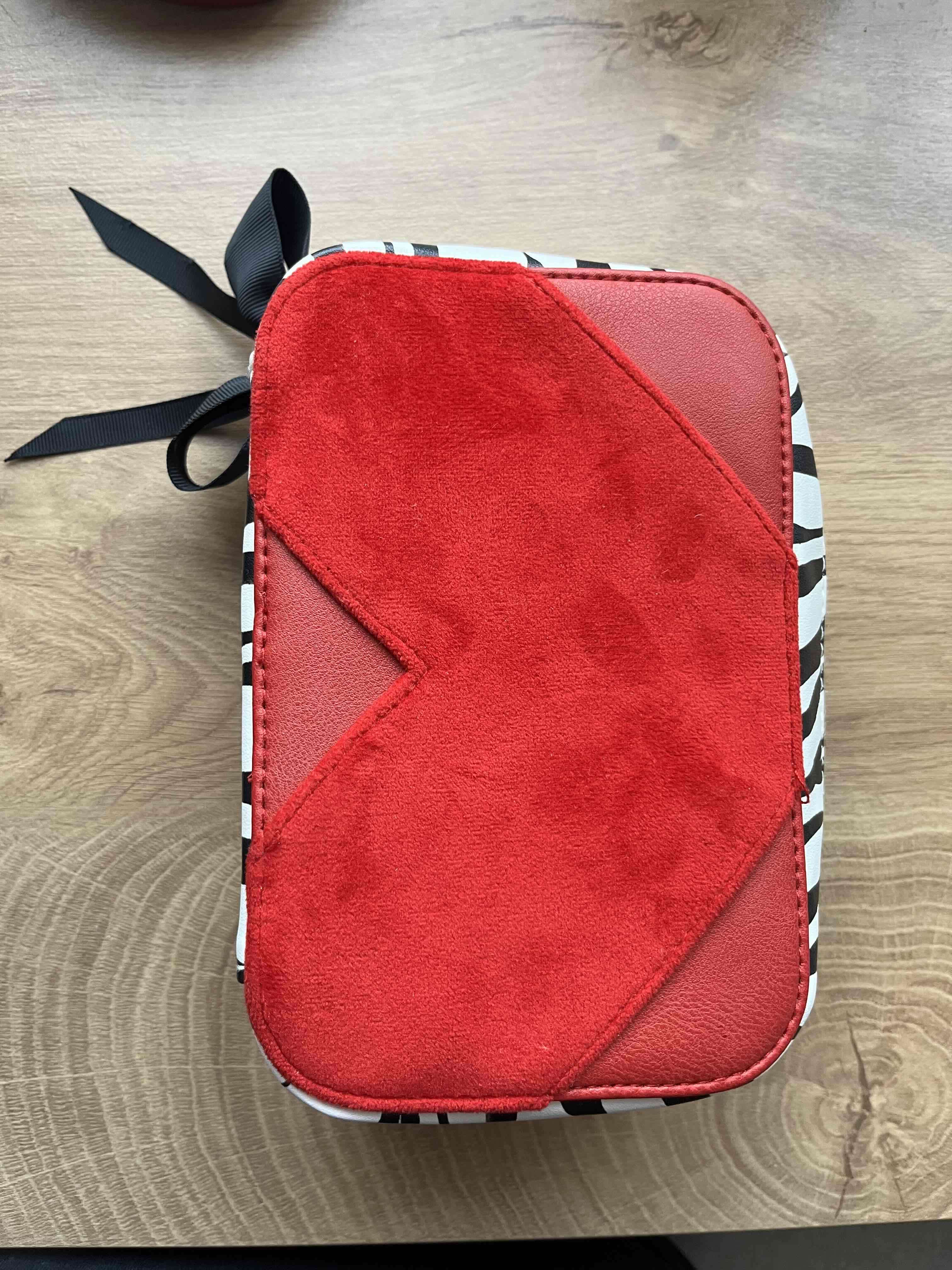 Estuche estampado cebra y corazón - miniatura 3